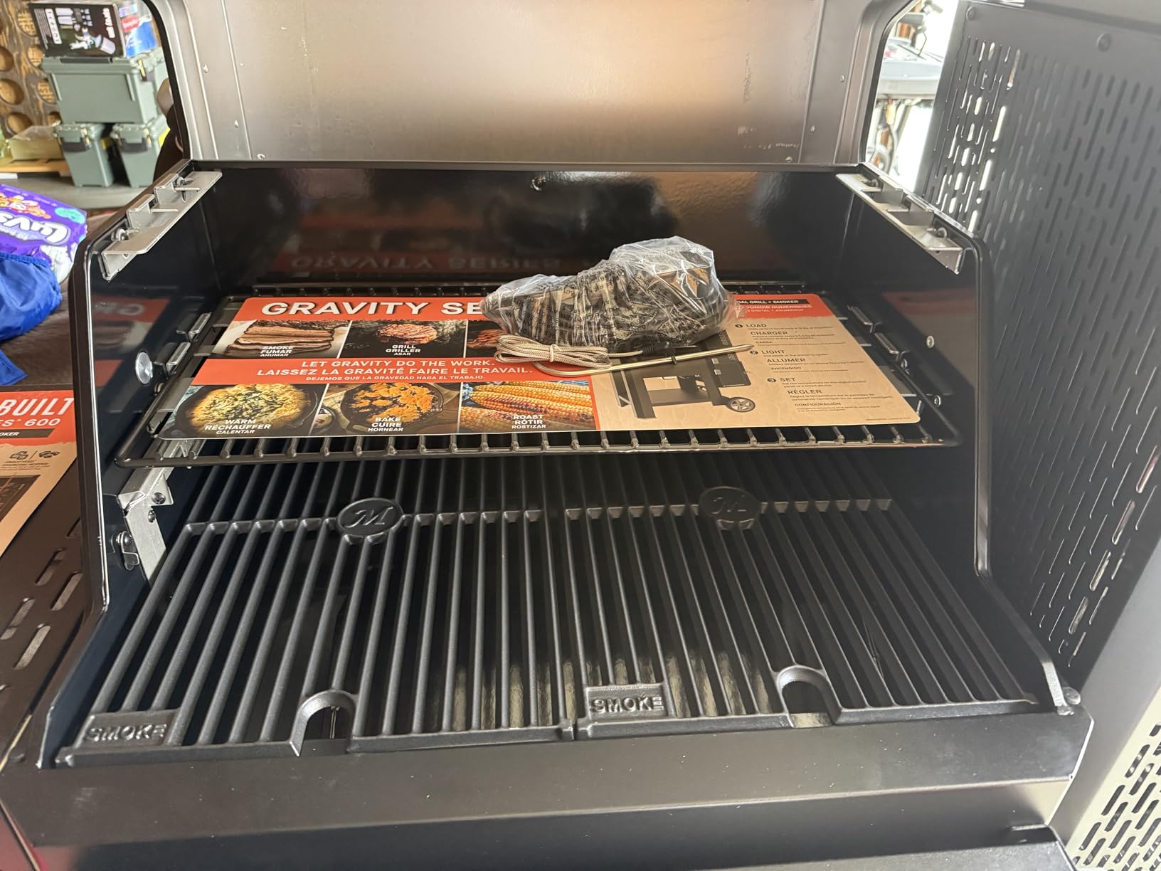 Masterbuilt Gravity Series 600 Smoker Grill - Digital Charcoal Grill, WiFi Technology, GravityFed Charcoal Hopper, 600 Cooking Sq. Inches, Black customer photo 2