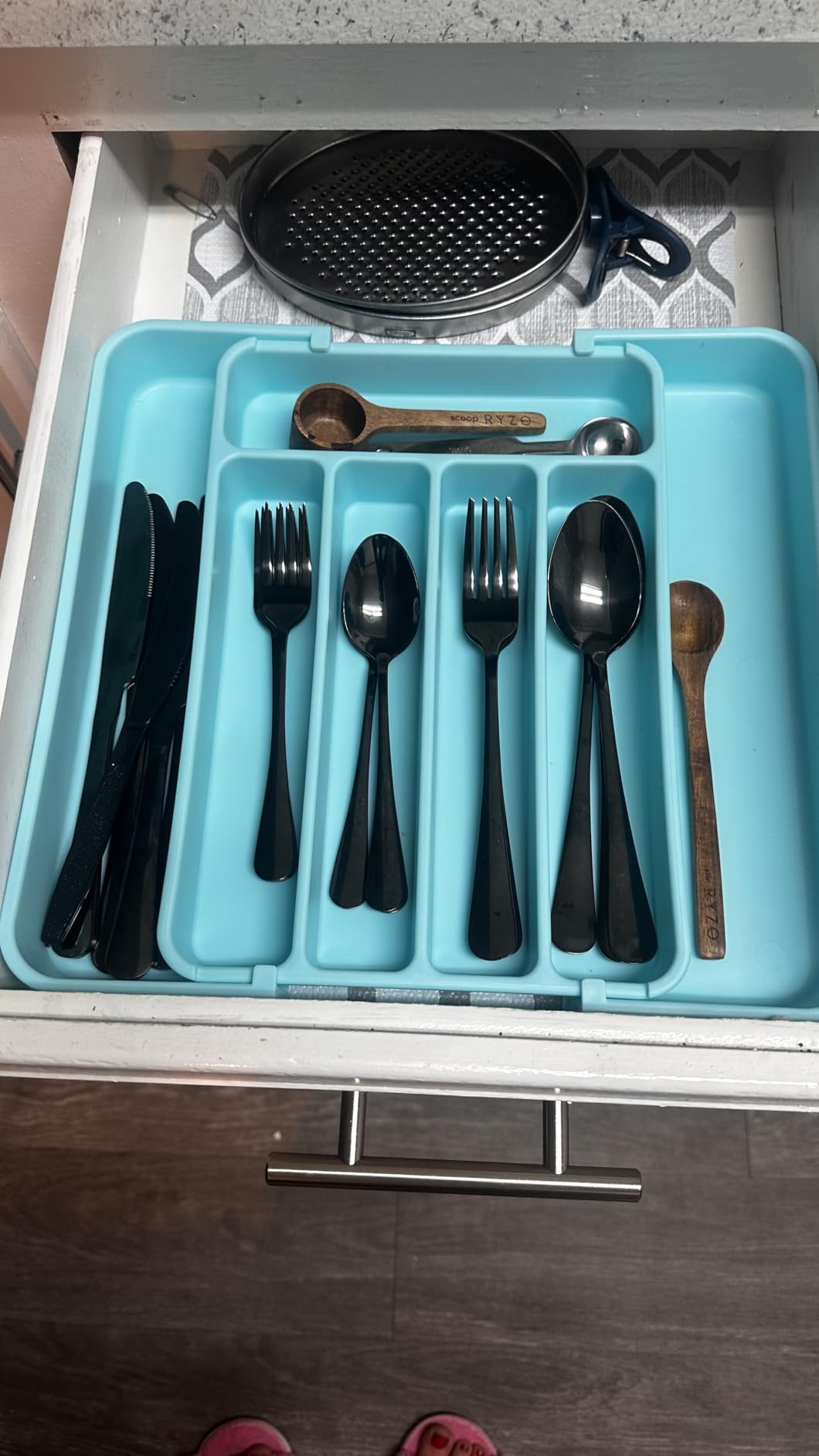 Aujen Silverware Organizer - Expandable Kitchen Drawer Organizer, Adjustable Utensil Organizer, Cutlery Tray for Forks, Knives, Multipurpose Kitchen Organizers and Storage Solution, Black, Medium customer photo 2