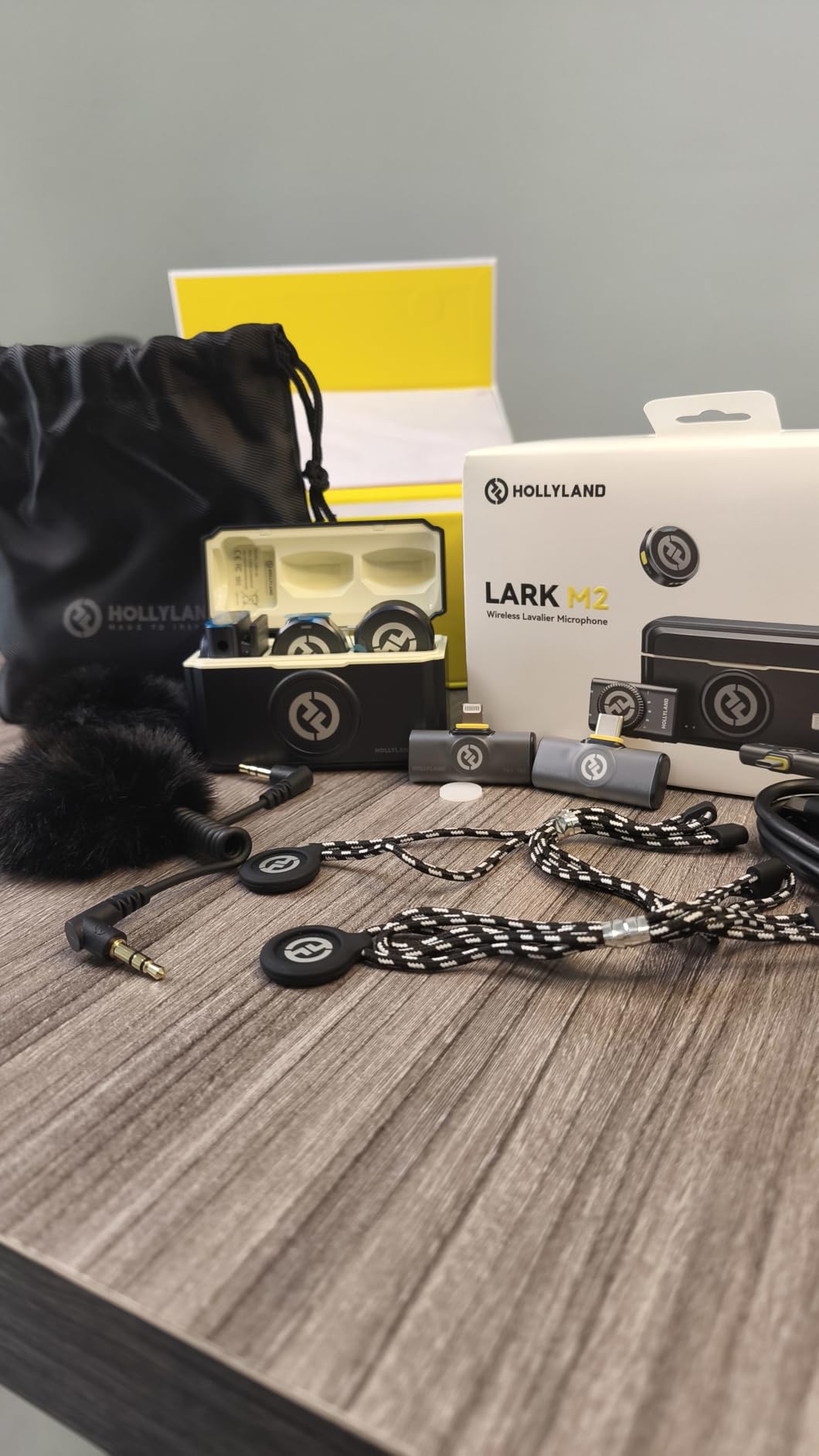 Hollyland Lark M2 Wireless Microphone for iPhone/Camera/Android/PC, 48kHz/24-bit High Fidelity Audio, 300m Range, Noise Cancelling, 40h Use, YouTube, Vlog, Streaming (2TX + 3RX + Charging Case) customer photo 2