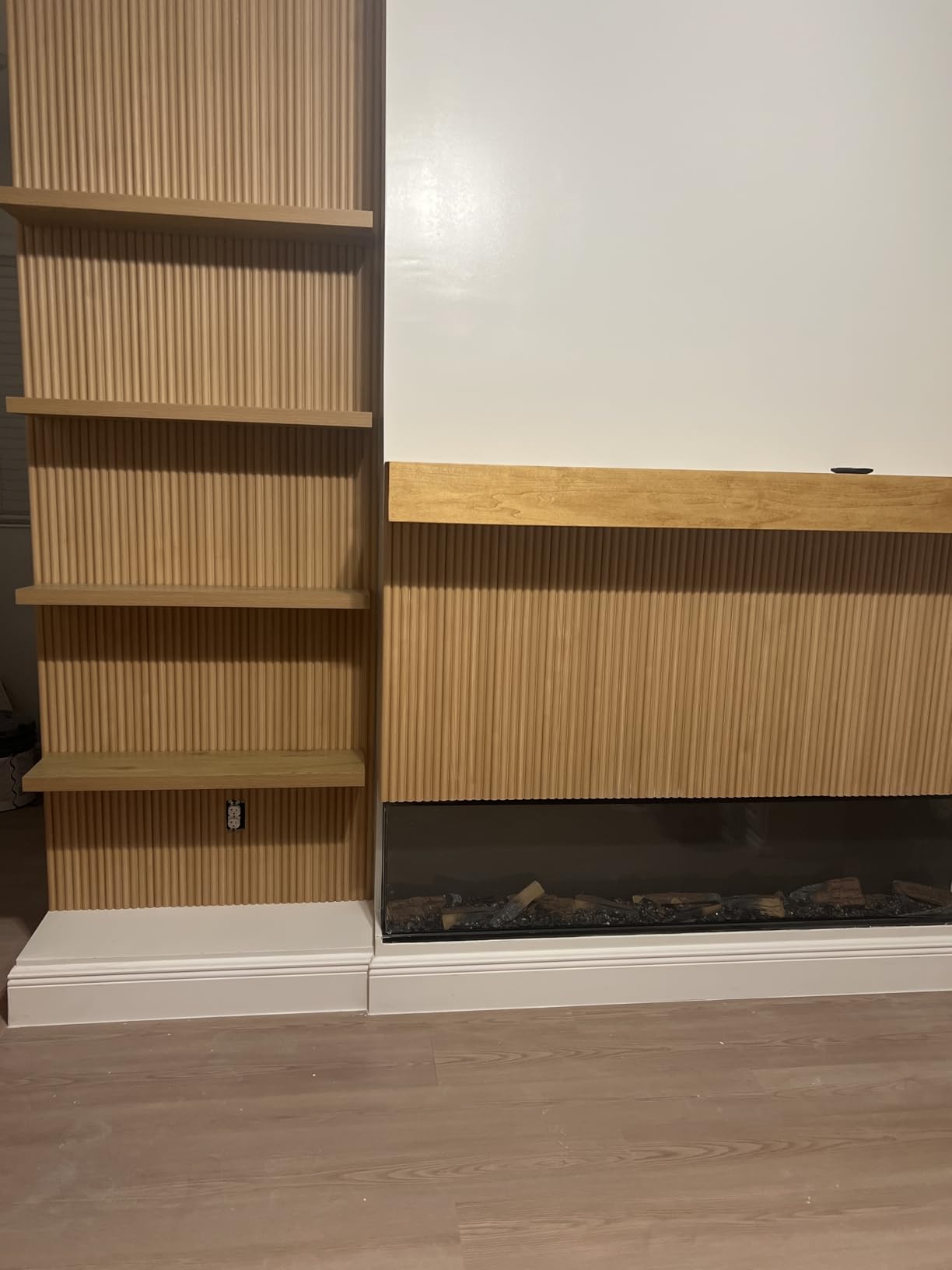 Art3d Slat Wood Wall Paneling for Interior and Ceiling Decoration - Pack of 4pcs + 1pc End-Trim, Size 108 x 5.7in.- Oak customer photo 1