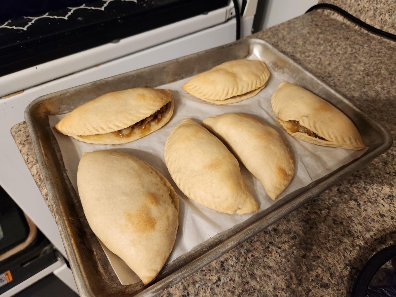 Empanada Maker Press, 5 Inch Extra Large Dumpling Maker Set with Dough Cutter, Dumpling Mold Set for Pierogi, Pastelitos, Calzone, Turnovers, Chinese Dumpling 5