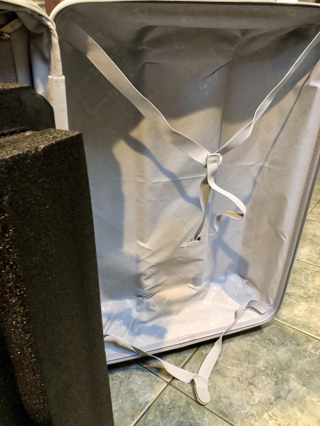 Suitcase for Wine With 12 Bottle Capacity, Durable Shipping Box, Travel Case With TSA Lock, Versatile Carrier, Removable Inserts and Silent Spinner Wheels (Midnight Black) customer photo 2