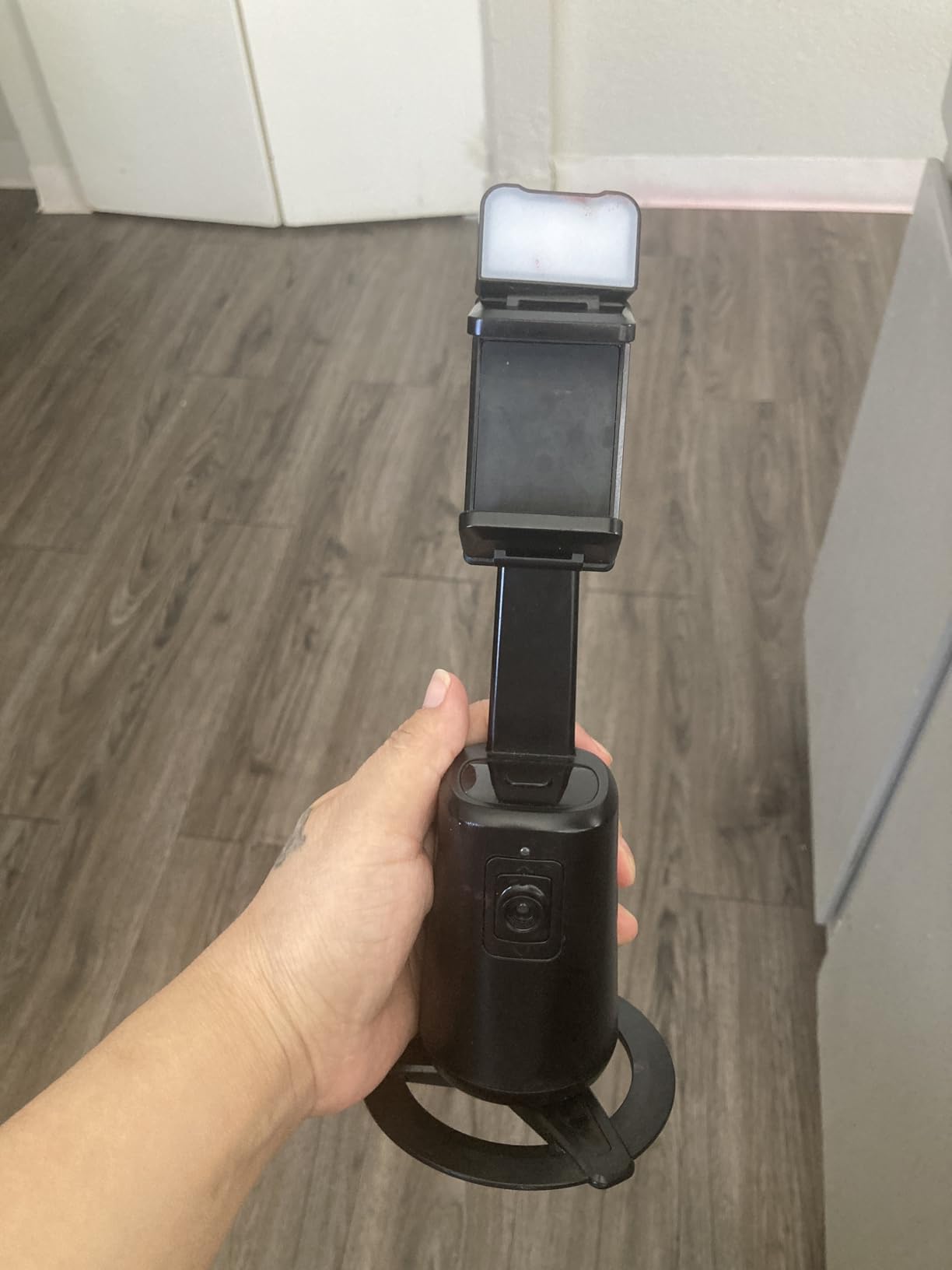 Auto Face Tracking Tripod 360° Rotating Cell Phone Photo and Video Kits Stand, No App Required, Camera Stand with Remote and Gesture Control customer photo 1
