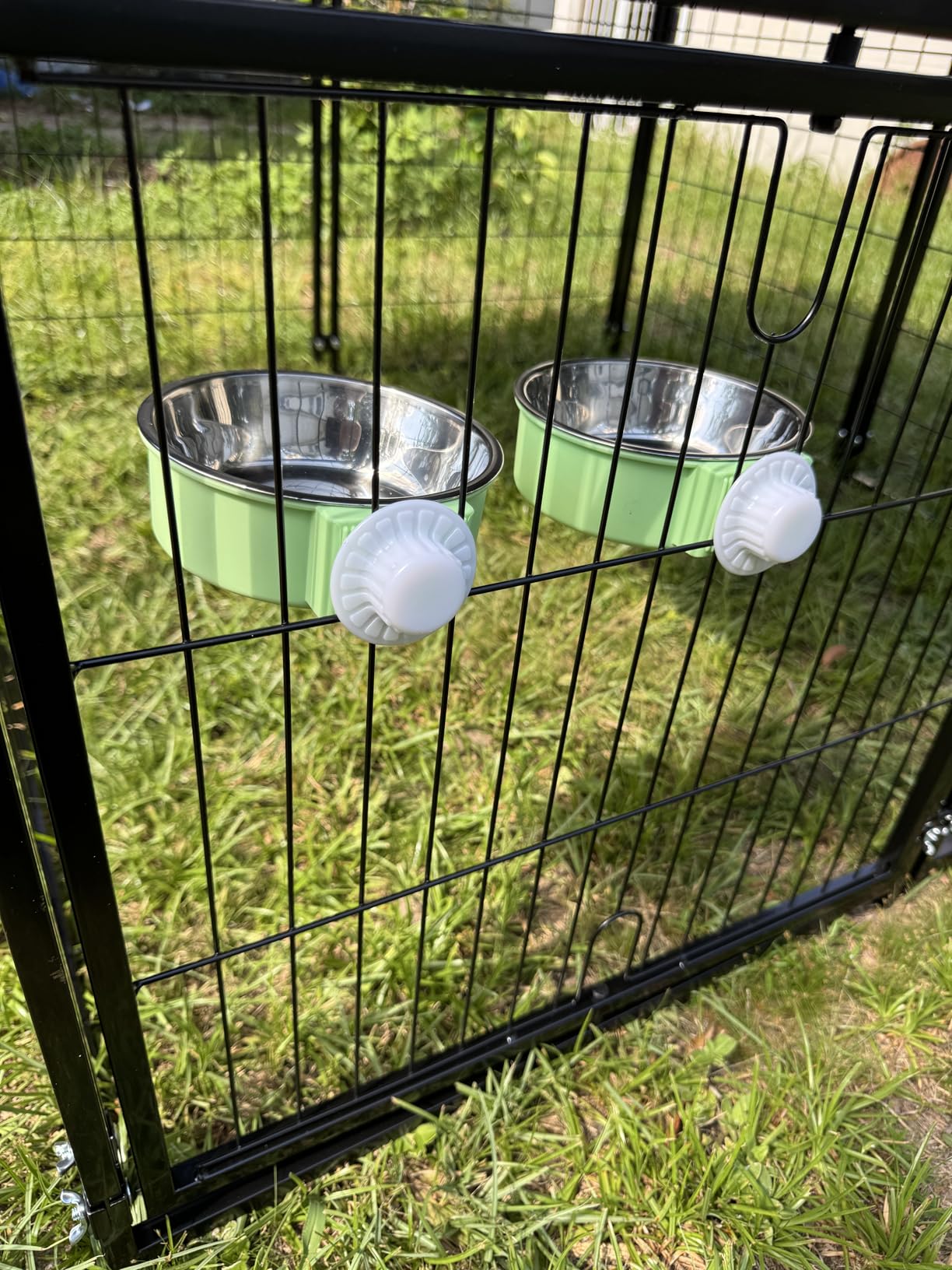 Mr IRONSTONE Outdoor Dog Kennel Heavy Duty Metal Dog Enclosure with Roof, Rotating Food & Water Feeder, Waterproof Covered Large Dog Run for Backyard, Secure Lock Design (4'L x 4'W x 4.4'H) customer photo 1