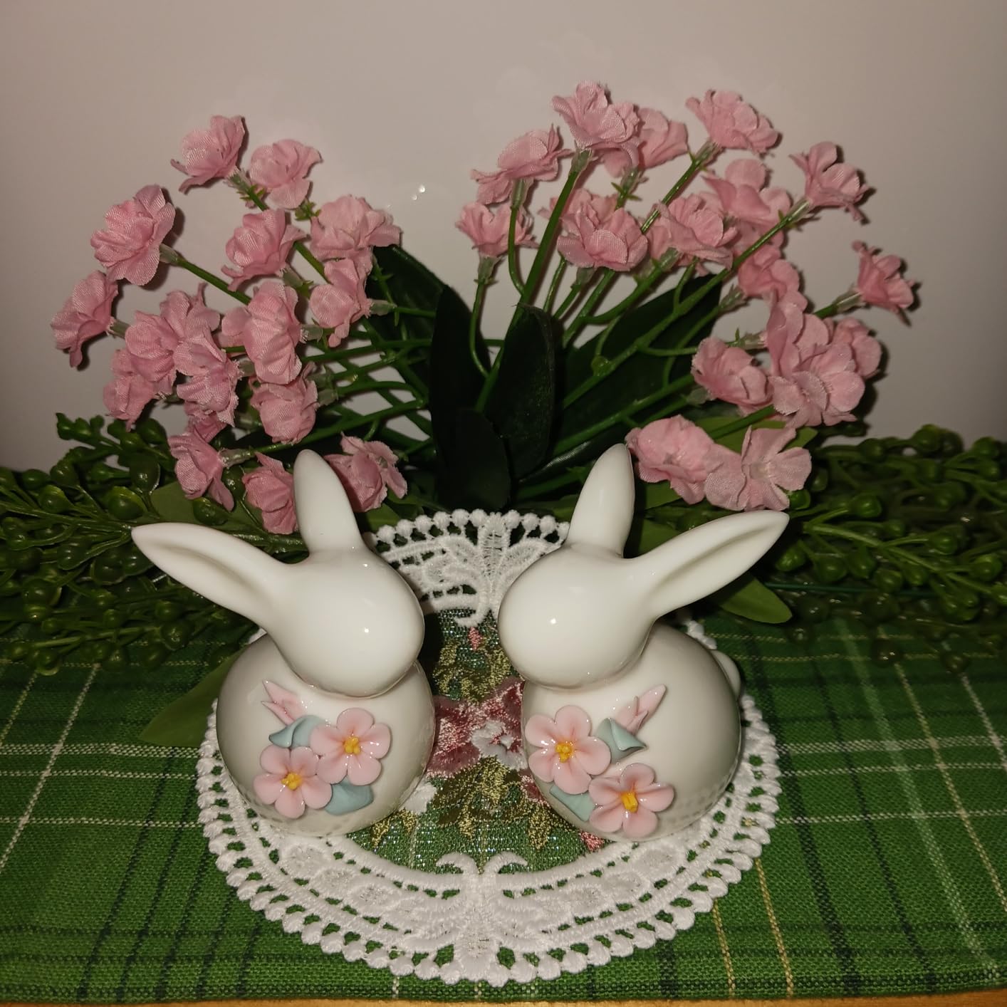 Set of Mini Ceramic Rabbit Figurines, Porcelain Easter Bunny Decorations for Home, Tabletop Ornament, Tea Ceremony Pet (2-Flower) customer photo 1