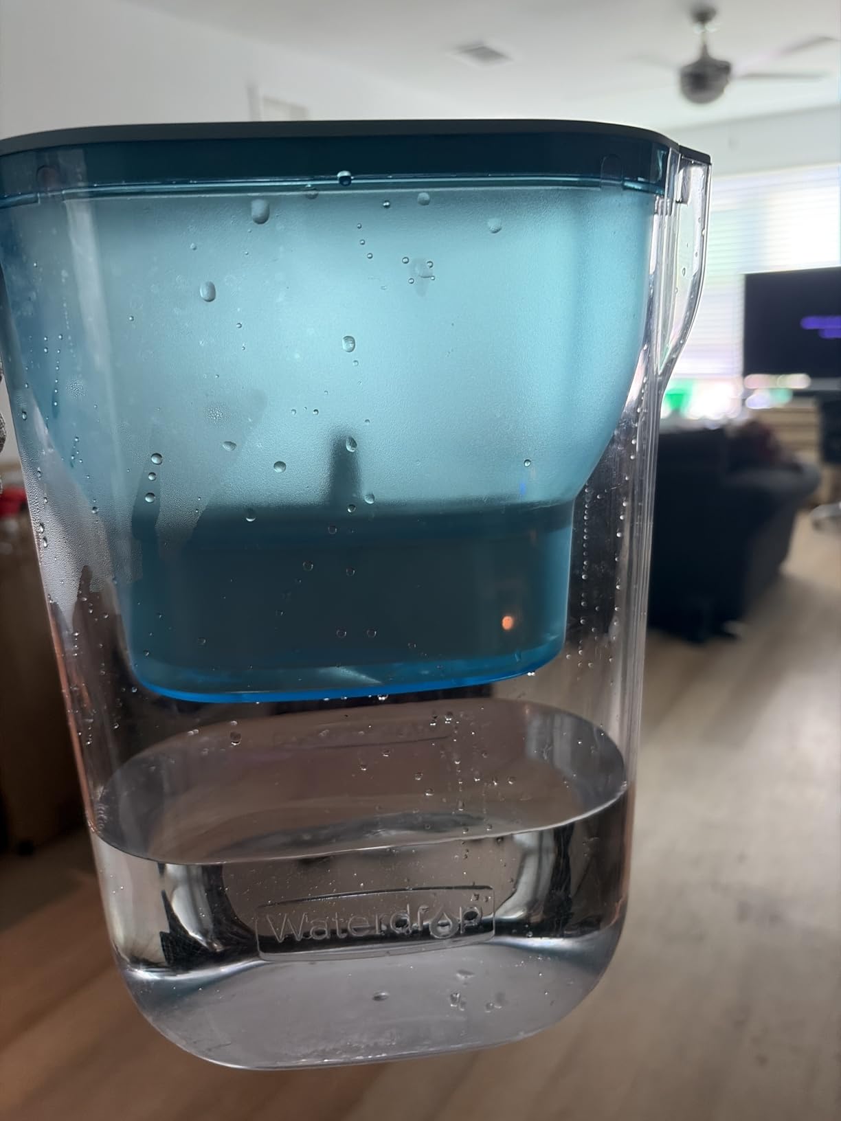 Waterdrop Water Filter Pitcher, 200-Gallon Long-Life, Countertop NSF Certified Water Purifier, Replaces 6,400 Plastic Water Bottles a Year, Reduces Chlorine, PFOA/PFOS, 7-Cup, Blue customer photo 2