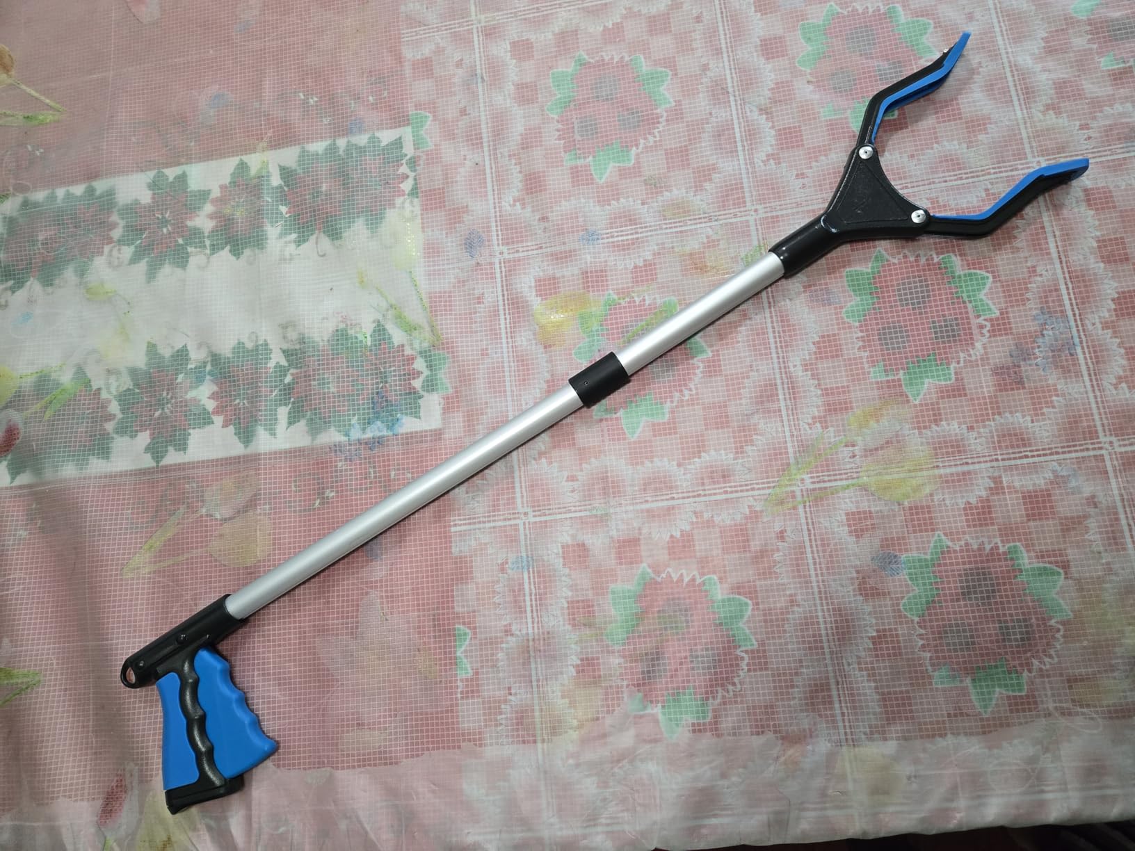 2025 Upgrade PowerGrip T9, Grabber Reacher Tool, Wide Jaw, Foldable, Steel Cable, with 96 Grip Points for Firm Grip, 32