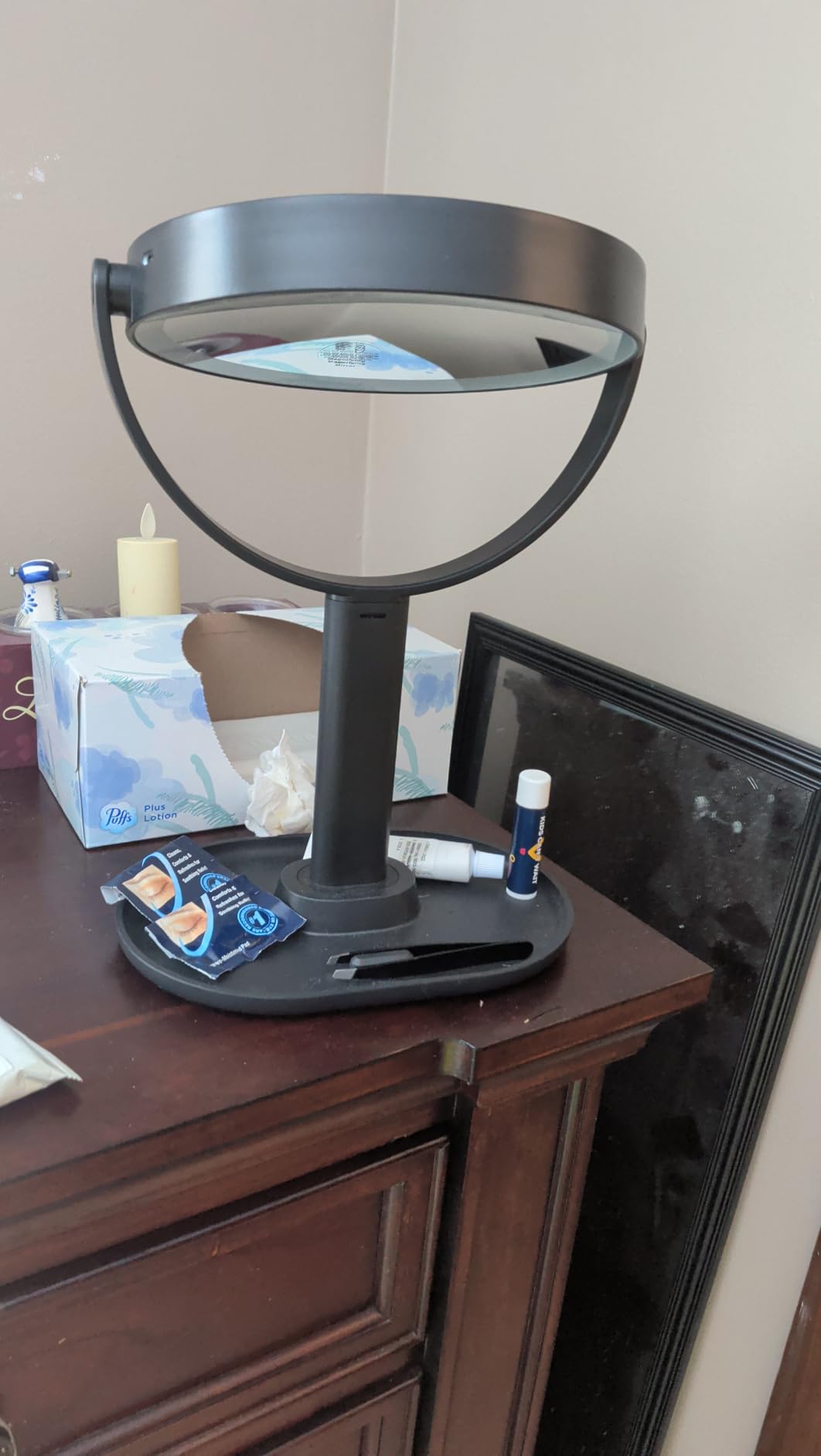 MIYADIVA Makeup Mirror with Lights,20X Magnifying Mirror with Light and Touch Switch,Vanity Mirror with 3 Color Light and 80 LEDs,2-Sided Lighted Magnified Mirror 8.8 Inches customer photo 1