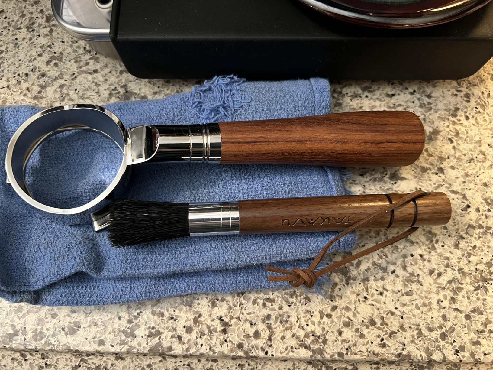 Takavu Coffee Grinder Cleaning Brush, Barista Brush with Black Boar Bristle, Espresso Machine Cleaner Tool, Brista Dusting Accessories Used on Group Heads, Shower Screen, Portafilter, Scoop, Tamper customer photo 1
