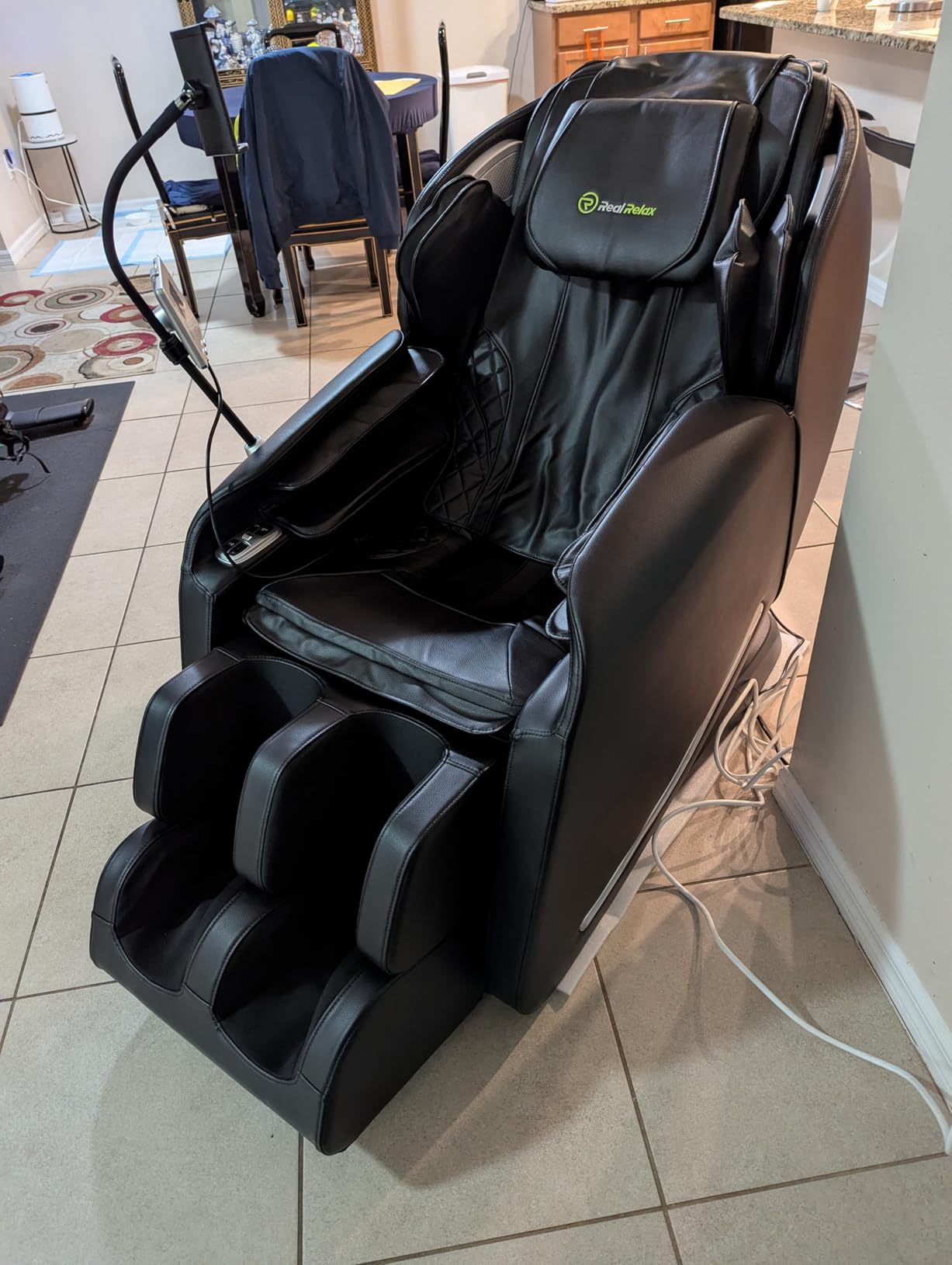 Real Relax 2026 Massage Chair Full Body, Zero Gravity SL-Track Shiatsu Massage Recliner with Upgraded Phone Controller and Holder, APP Control, Child Lock, Pause Button and Led Light customer photo 2