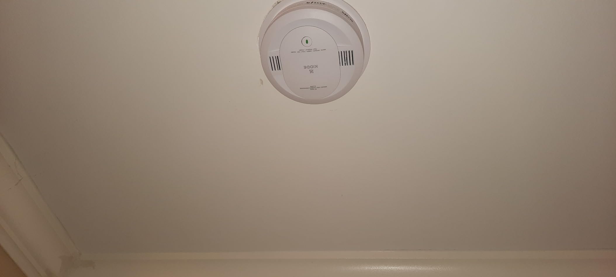 Kidde Smoke and Carbon Monoxide Detector, Hardwired with 10-Year Battery Backup, Voice Alerts, LED Status Lights, Interconnected, 85 dB Alarm, 5 inches, 30CUA10-V, 1 Pack customer photo 1