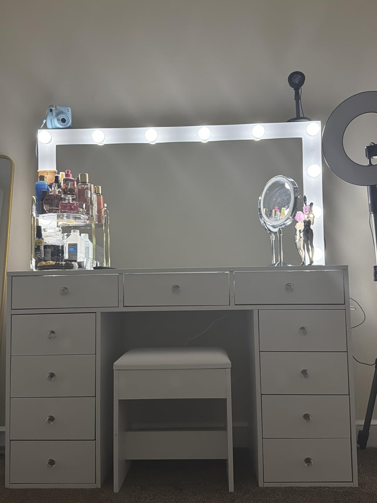 Yanosaku Vanity Desk & Power Outl, Makeup Vanity with Mirror and 12 LED Lights, Makeup Table with 11 Drawers, Vanity Table with Chair,Set 3 Lighting Modes Brightness Adjustable-(White) customer photo 2