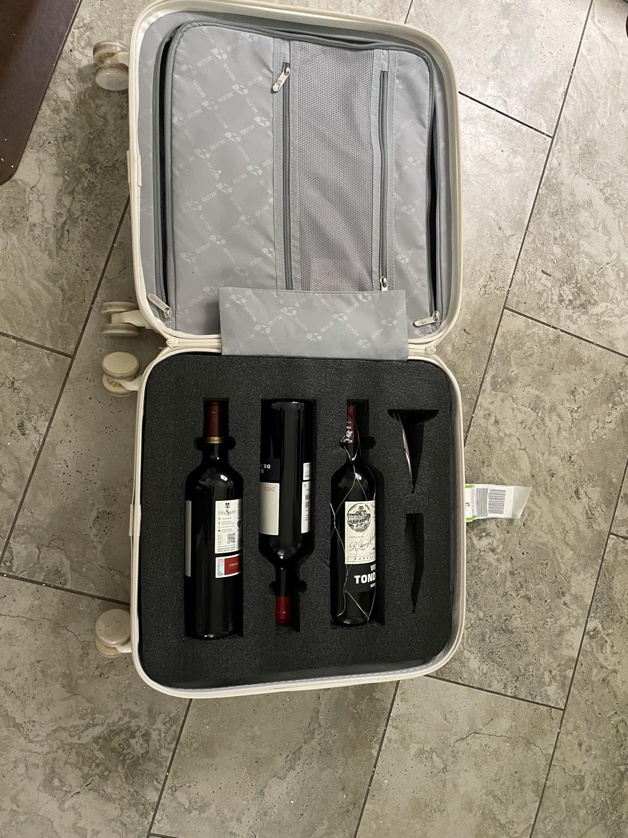 Wine Suitcase - 6 Bottle Travel Case with TSA Lock, Removable Inserts and Silent Spinner Wheels customer photo 2
