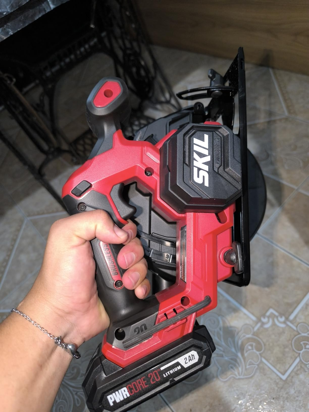 SKIL 20V Brushless 6-1/2In. Cordless Compact Circular Saw Kit for Wood Cutting including 2.0Ah Battery and Charger-CR6413B-11 customer photo 2