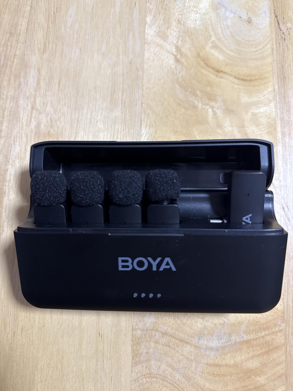 BOYA BY-V4U Wireless Lavalier Microphone for iPhone 17/16/15 Series Type C Smartphone with Charging Case, 4-Channel Mono Output, Omnidirectional Noise Cancelling Lapel Mic for Video Recording Podcast customer photo 1