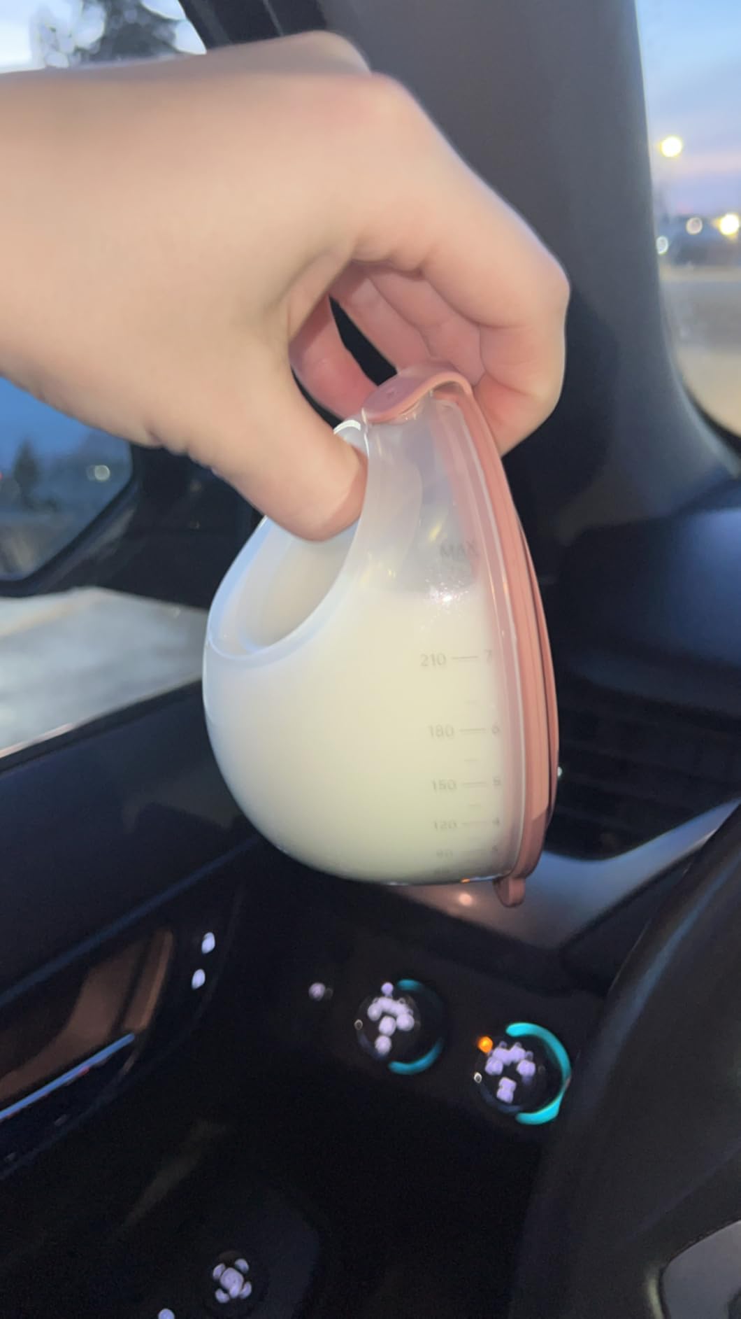 Momcozy V1 Pro Wearable Breast Pump, Hospital-Grade Pocket Primary Pump, Hands-Free Portable Pump with Lightweight Visible Cups customer photo 2