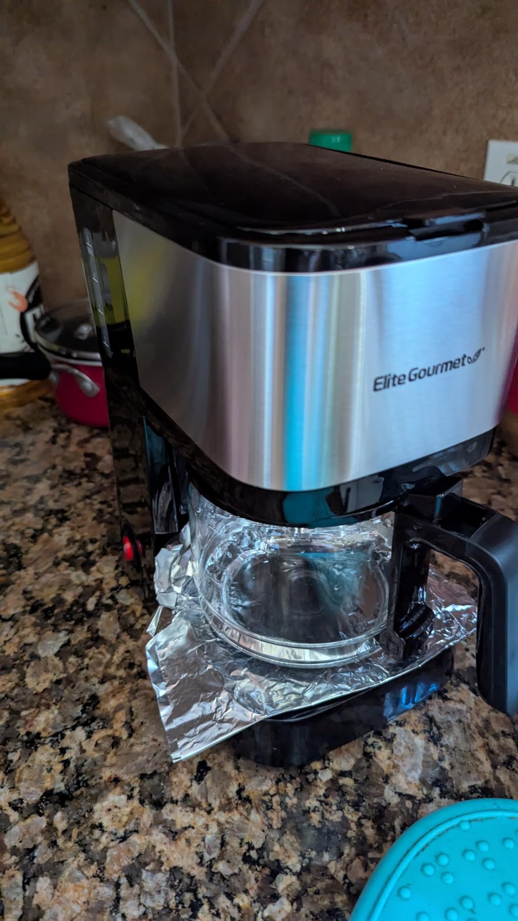 Elite Gourmet EHC4128 Automatic 4-Cup Brew & Drip Coffee Maker with Pause N Serve, Glass Carafe, Reusable Filter, On/Off Switch, Keep Warm, Water Level Indicator, Black customer photo 1