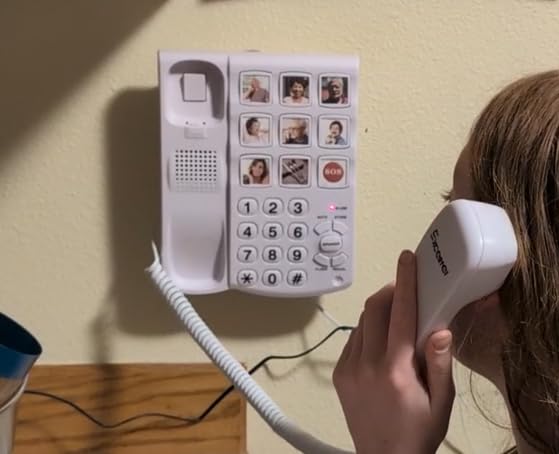 Big Button Phone for Seniors, Corded Landline Telephone with Handsfree Function and 9 Groups of Memory, One-Touch Dialling, Suitable People with Vision Disorders/Hearing Damage (EX-LD-858HF) customer photo 1