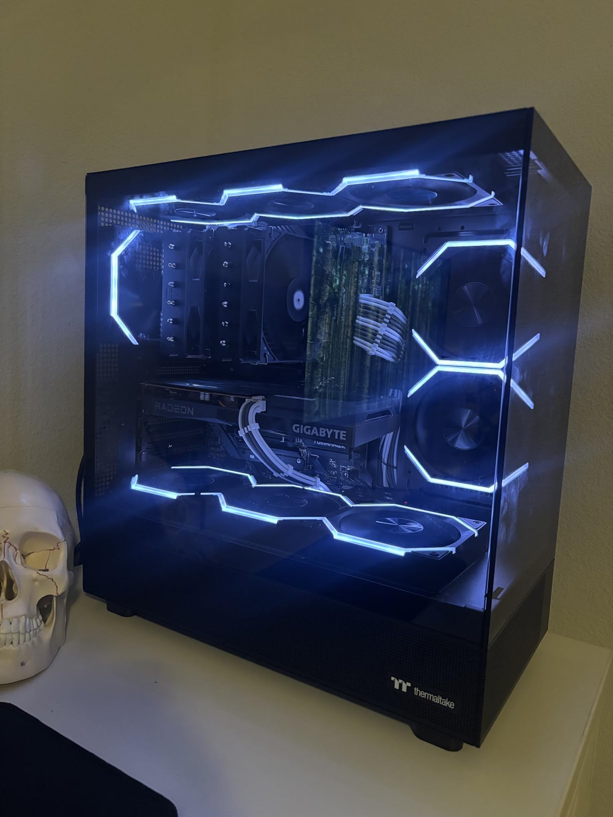 Thermaltake View 270 Plus TG ARGB Black Mid Tower E-ATX Case; 3x120mm ARGB Fans Included; Support Up to 360mm Radiator; Front & Side Dual Tempered Glass Panel; CA-1Y7-00M1WN-01; 3 Year Warranty customer photo 1