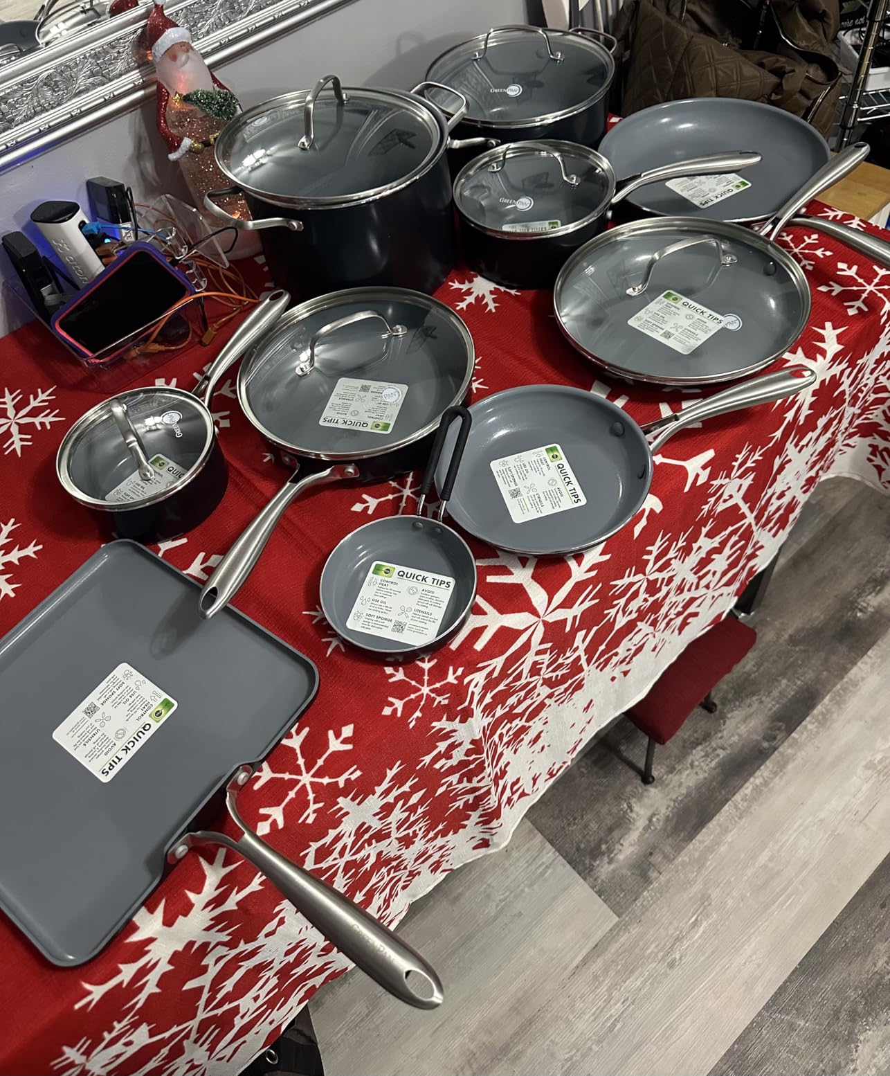 GreenPan 17 Piece Nonstick Swift Cookware Set, Ceramic PFAS-Free Pots & Pans with Lids, Dishwasher & Oven/Broiler Safe to 600F, Kitchen Cooking Set, Gray customer photo 1