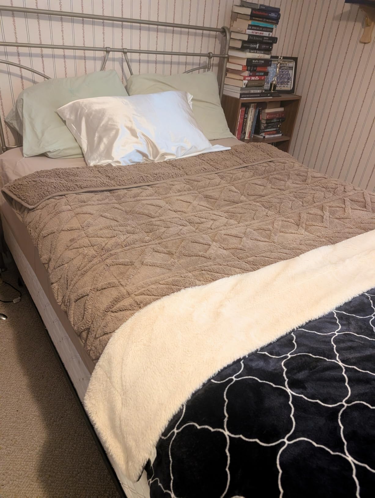 Cottonblue Jacquard Weighted Blanket 15lbs for Adults Queen Size, Ultra Soft Cozy Comfort Sherpa Blanket customer photo 2