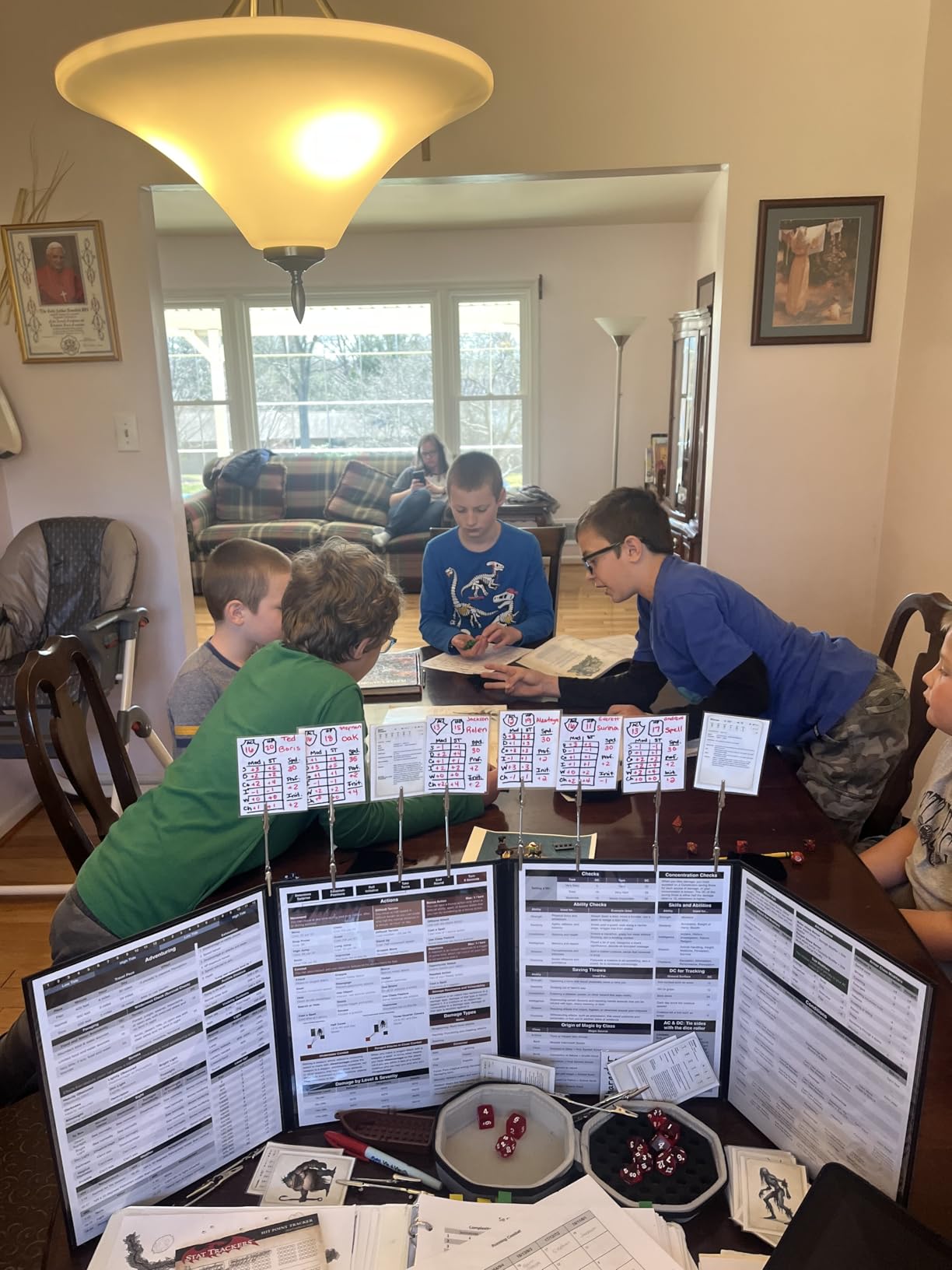 TIDYBOSS 4-Panel DM Screen | Customizable DND Dungeon Master Guide with Inserts for Dungeon Masters | D&D Starter Set | DND Starter kit d&d Accessories customer photo 1