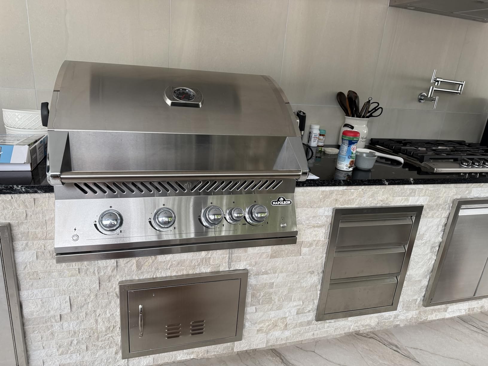 Napoleon Built-In 700 Series 32-inch Natural Gas Grill Head with Infrared Rear Burner - BIG32RBNSS-1 - 4 Main Burners, Infrared Rear Burner, Stainless Steel, Included Rotisserie Kit customer photo 2