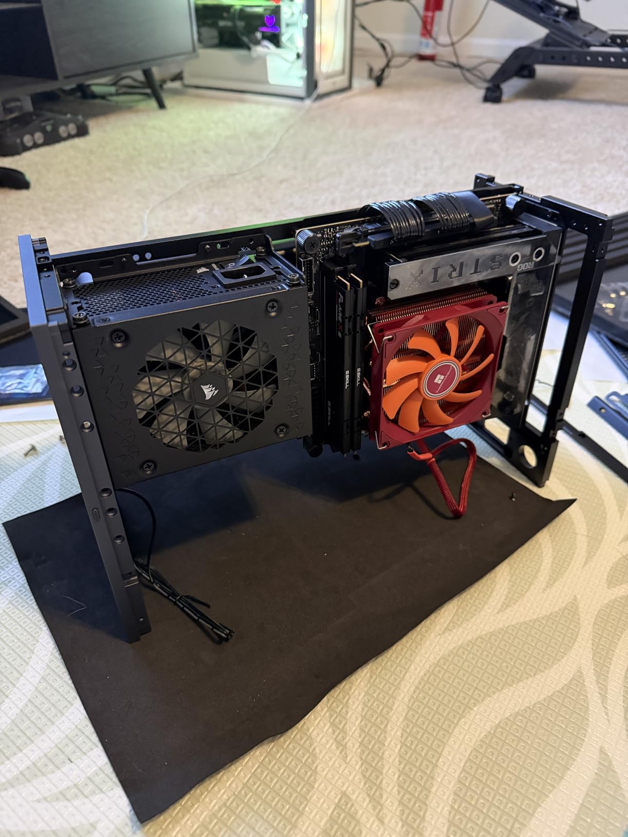 CORSAIR SF1000 (2024) Fully Modular SFX Low Noise 80 Plus Platinum Power Supply - ATX 3.1 Compliant - PCIe 5.1 Ready - Small Form Factor - SFX-to-ATX Bracket Included - Black customer photo 1