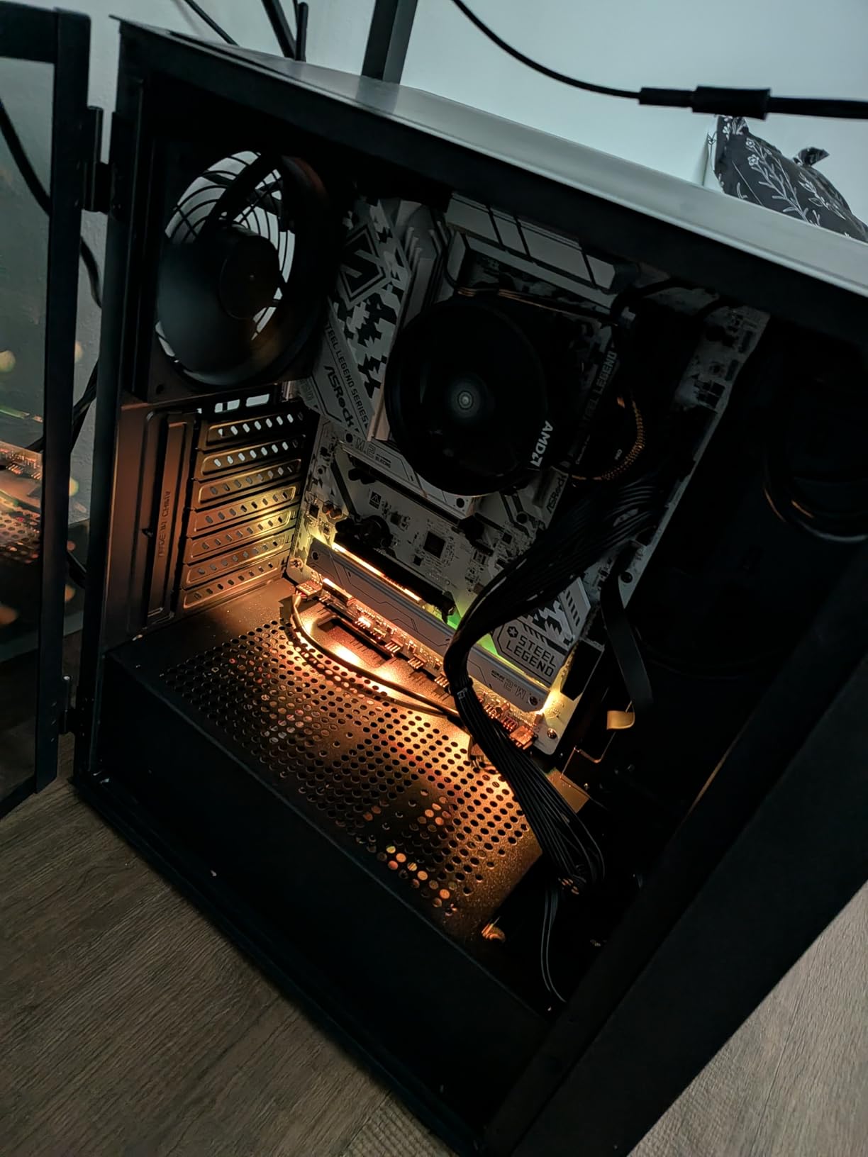 DARKROCK EC2 Black ATX Mid Tower PC Case, Type-C Ready, Supports 50 Series Graphics Cards, Tempered Glass Side Panel, up to 8 x 120mm Cooling Fans & 1 x 360mm Radiator, 1 x Pre-Installed Fan customer photo 2