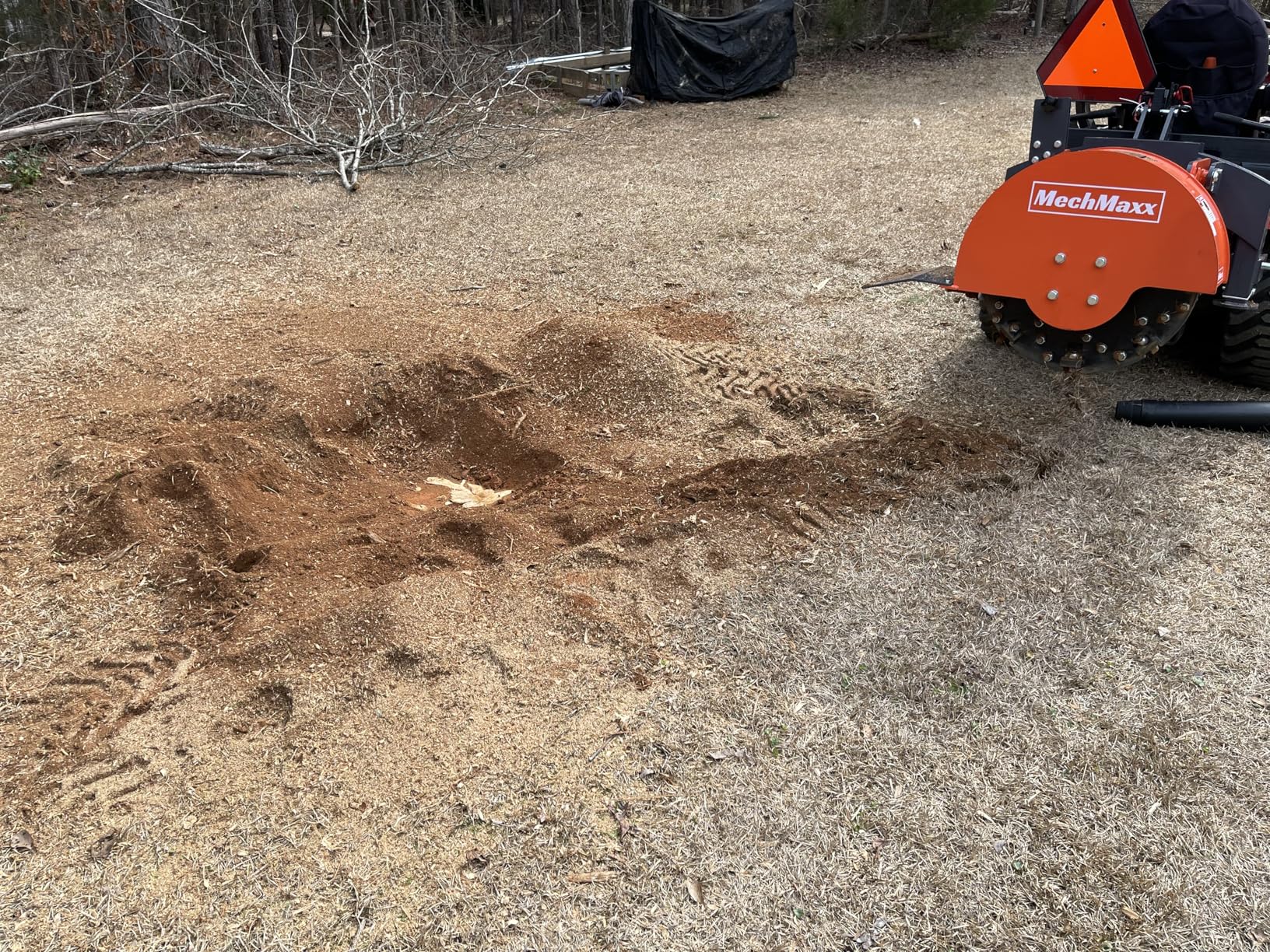 MechMaxx Heavy Duty 3-Point PTO Powered Stump Root Grinder For 15-45HP Tractors With 34 Carbide Teeth, 6'' Cutting Depth, 24'' Flywheel Diameter, Model SG24 Orange customer photo 2