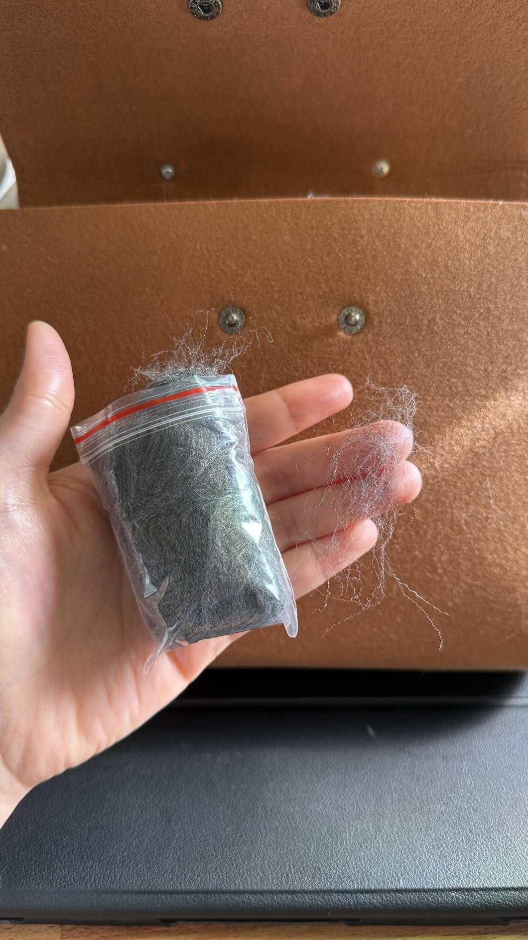 ZXIIXZ Needle Felting Kit, 24 Colors Felting Wool Kit with Felt Bag, Felting Needles, Pad, Felting Wool Bulk for DIY Needle Felting Beginner with Step by Step Instructions customer photo 2