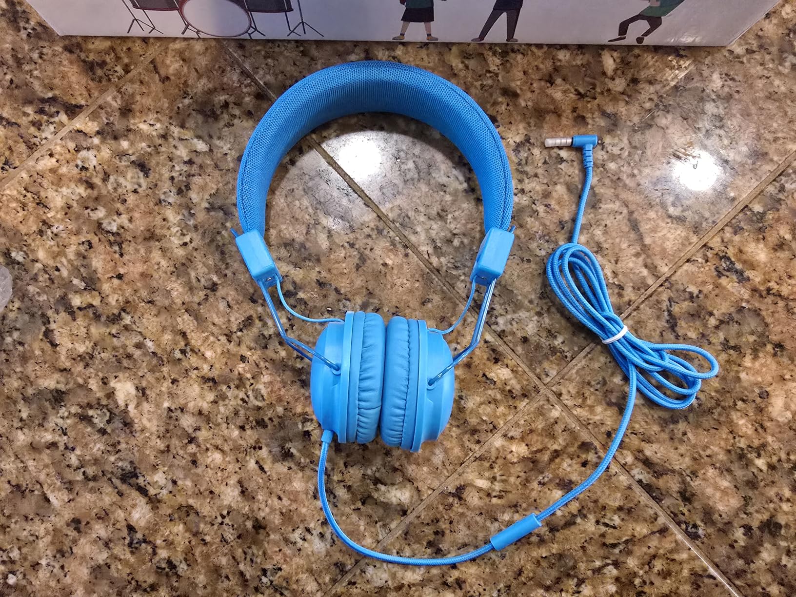 12-Pack Classroom Headphones for School, Bulk Wired 3.5mm Jack, 85dB Volume-Limiting with Microphone, Foldable Sturdy Design for K-8 Class Students (Rainbow) customer photo 1