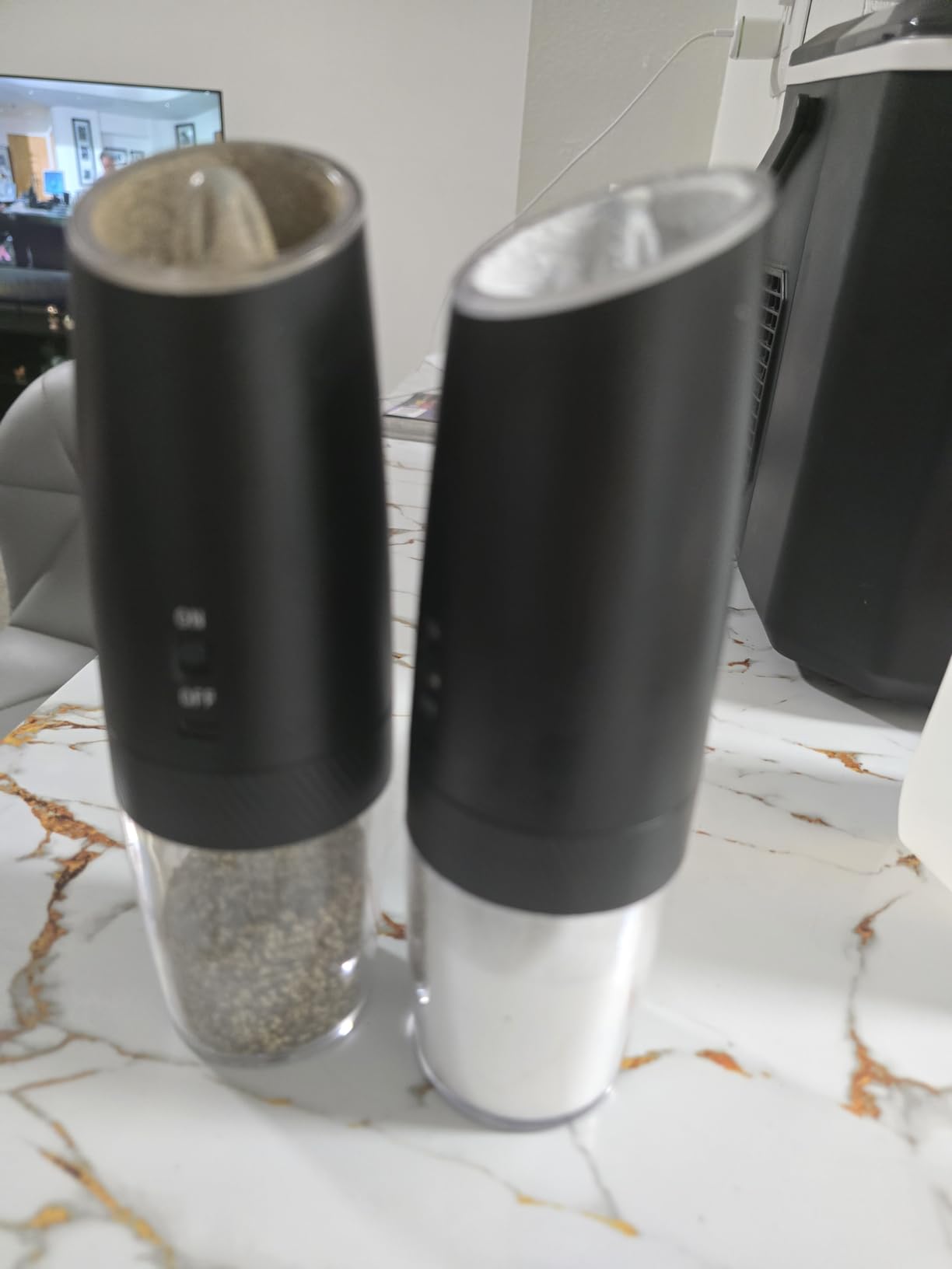 CIRCLE JOY Rechargeable Electric Salt and Pepper Grinder Set Gravity Salt and Pepper Mills Set with LED Light, No Battery Needed, Adjustable Coarseness, Washable 135ml Container customer photo 1
