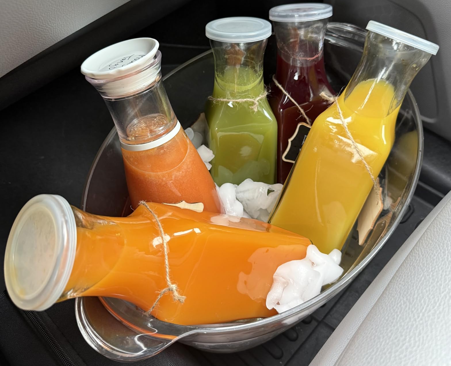 Set of 4 Square Glass Carafe with Lid, 1 Liter Clear Glass Pitcher, Beverage Serveware Carafe for Mimosa Bar, Brunch, Cold Water, Juice, Milk, Iced Tea, Lemonade customer photo 1