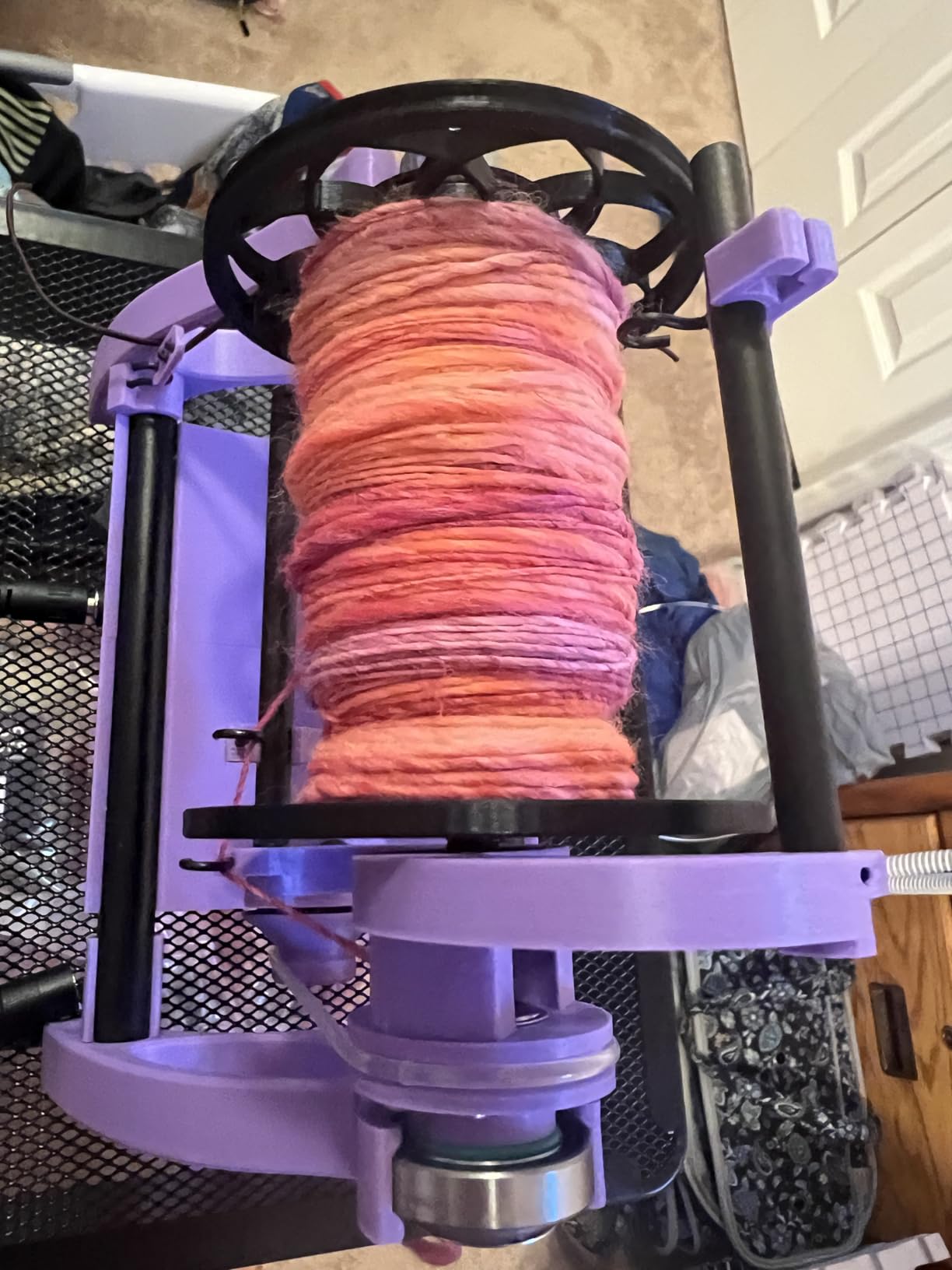 Adjustable Speed Wool Yarn Winding Machine, 12v Yarn Spinning Wheel, 800rpm Maximum Speed, Modular Design, Easy to Disassemble, 4 Ounce Capacity, Pink customer photo 1