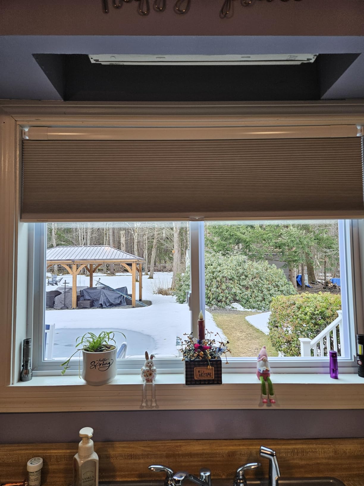 No Drill No Tools Blackout Cellular Shades Easy to Install for Indoor Windows Cordless Honeycomb Blinds Thermal Insulated Noise Reduction,White,Custom Size customer photo 2