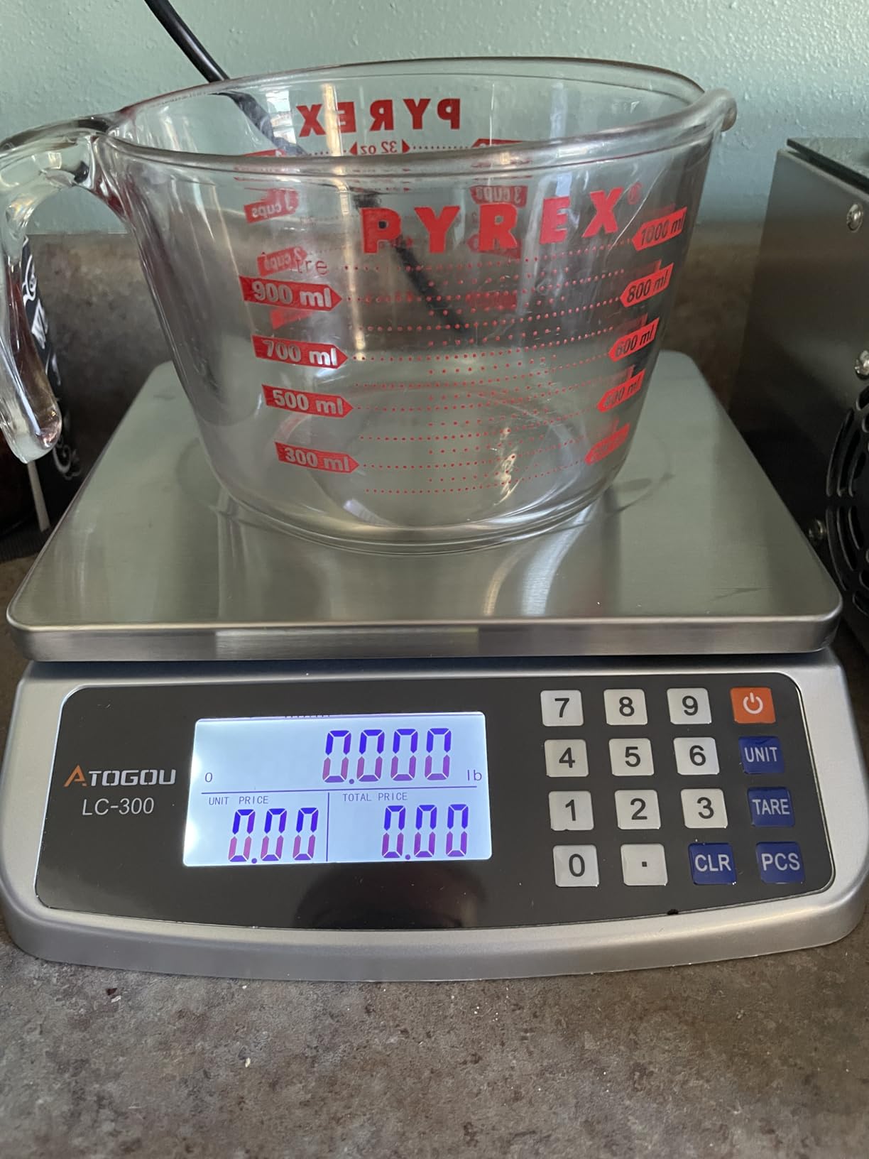 Atogou 66lb Food Scale, Commercial Kitchen Scale with Price Computing, Plug-in Usable, 0.05oz/1g, 304 Stainless Steel, for Cooking, Vegetables, Farm, Industry, Counting. LC300 Silver customer photo 1