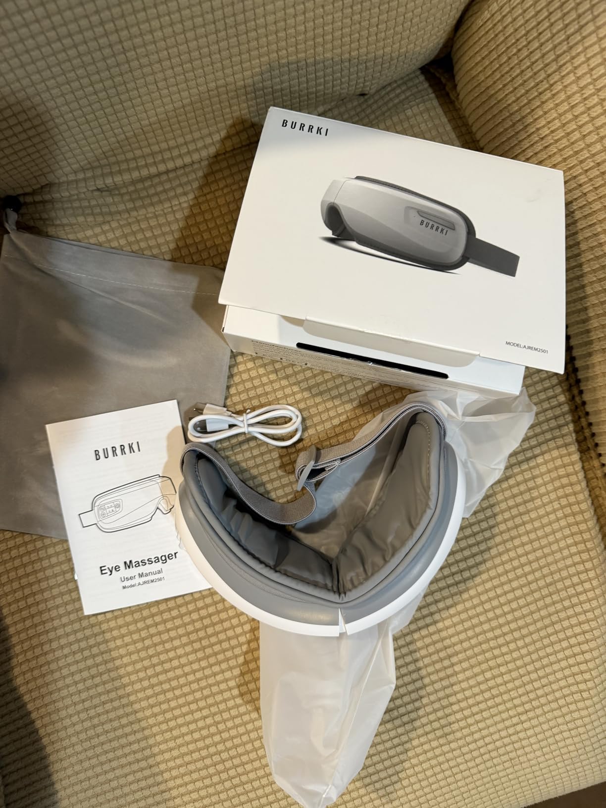 Eye Massager with Heat & Bluetooth Music, Heated Eye Mask for Migraines Relief, Reduce Strain, Headache Relief and Improve Sleep, Eye Care Device customer photo 1