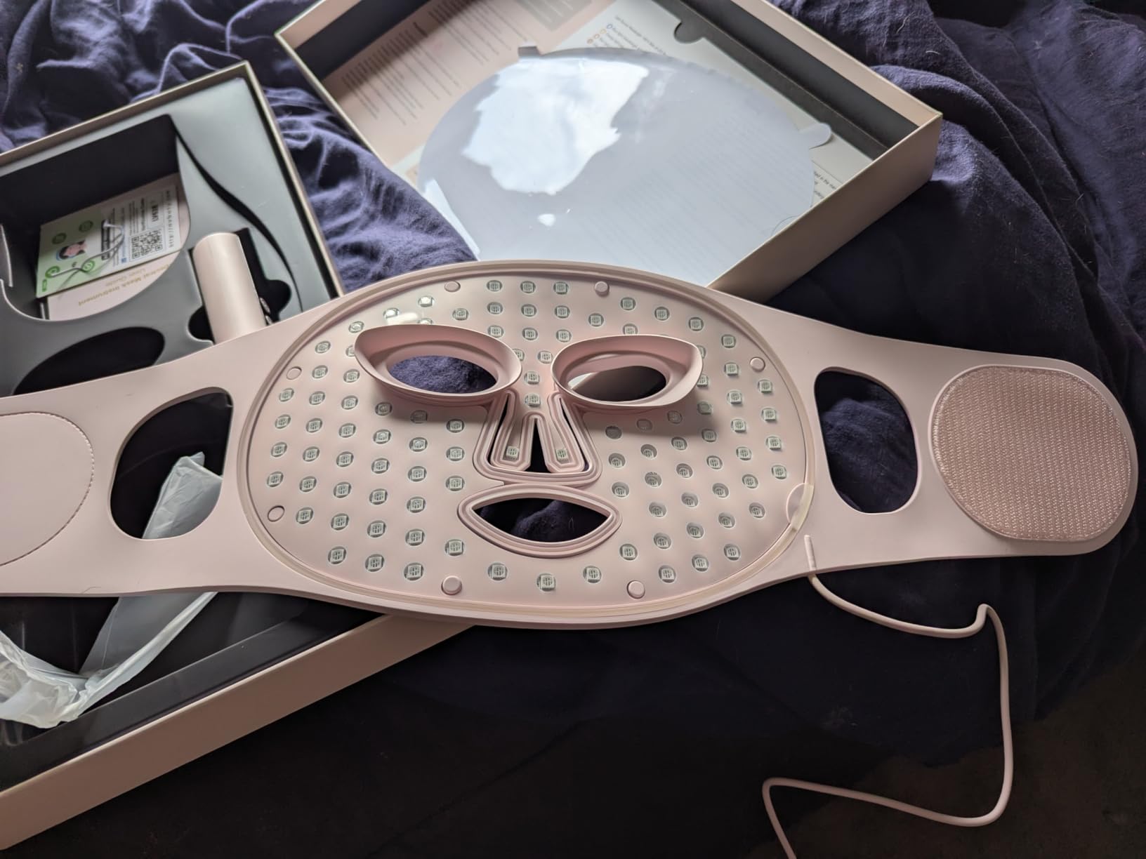 NVBOTY Red Light Therapy Mask, 4 Modes Portable Red Light Therapy for Face, 2000mAh Rechargeable Remote, Blue, Orange, 850NM Infrared & Red Light Mask customer photo 1