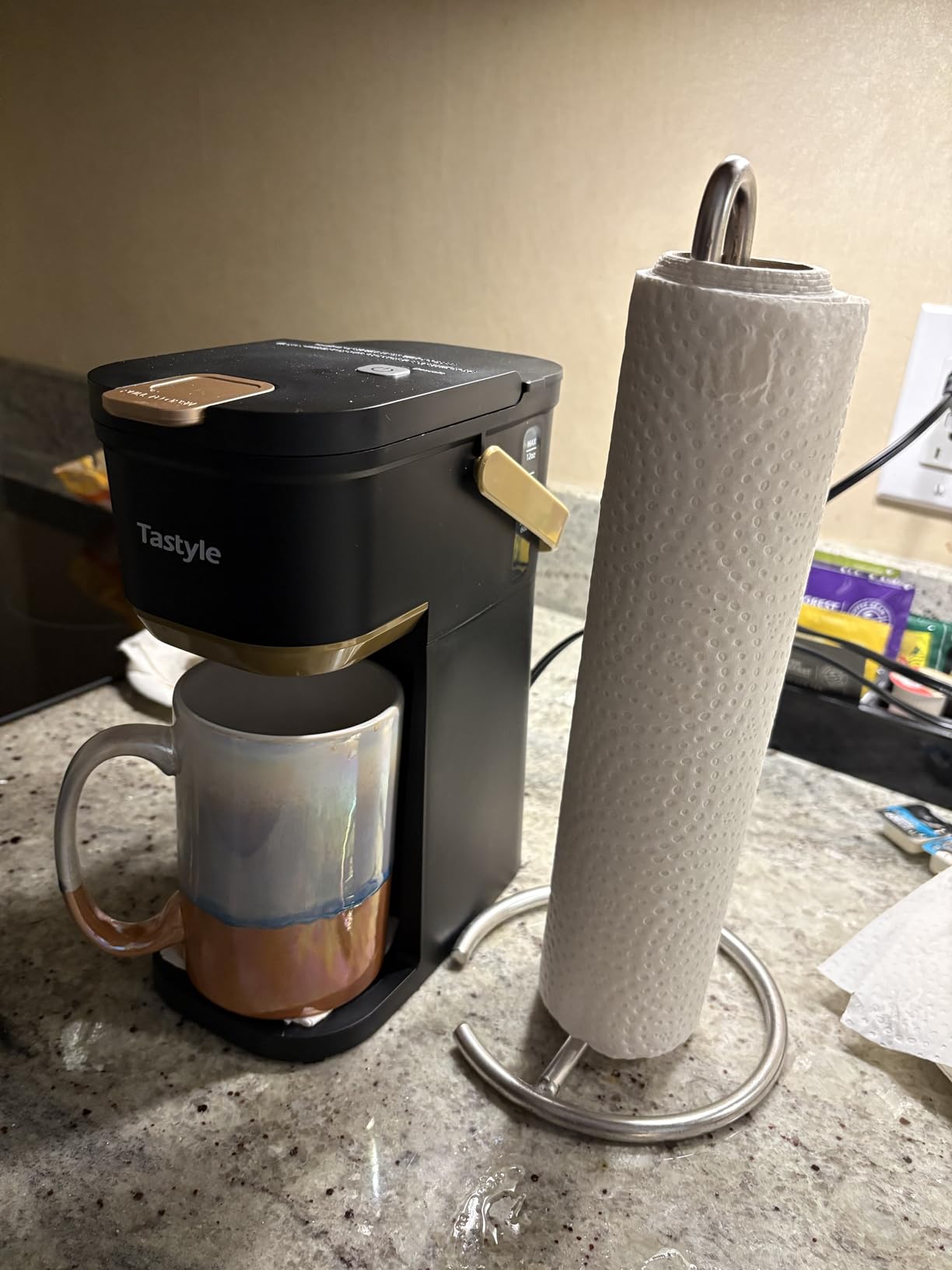 Single Serve One Cup Coffee Maker, for K Cups and Grounds, Mini Coffee Maker with Portable Handle, 6 to 12 Oz Brew Size, for Travel, Camping, Office, RV and Dorm customer photo 1