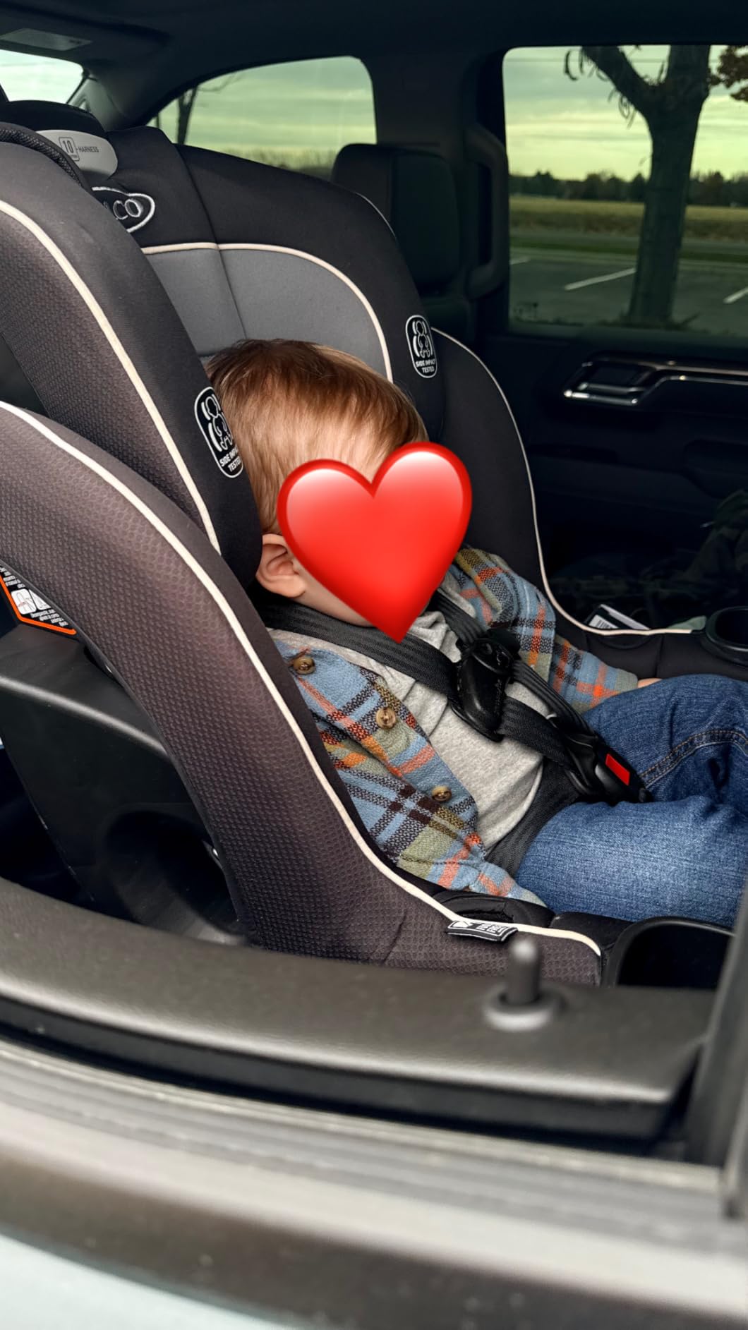 Graco Extend2Fit Convertible Baby Car Seat, Rear and Forward Facing, Adjustable Extension Panel for Extra Legroom, Gotham customer photo 2