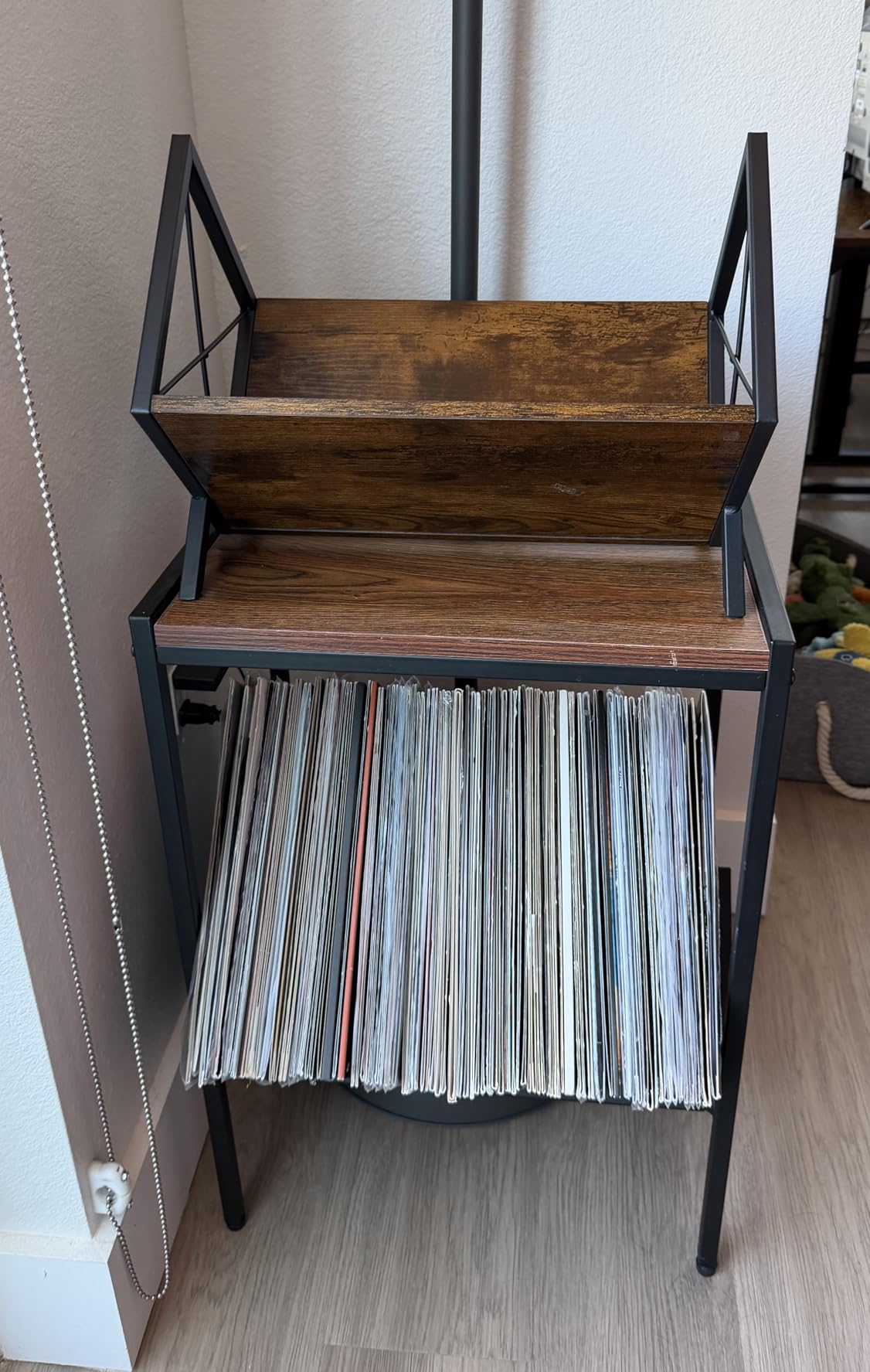 YINMIT Vinyl Record Holder, 80-100 LP Vinyl Record Storage Rack, Quick Assembly Vinyl Record Display, Retro Style Organizer customer photo 2