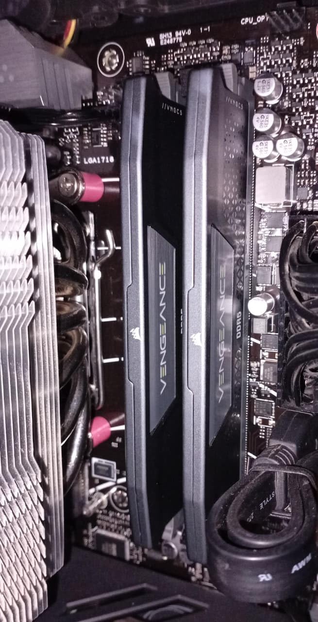 CORSAIR Vengeance DDR5 RAM 32GB (2x16GB) 6400MHz CL36-48-48-104 AMD Expo Intel XMP 3.0 Desktop Computer Memory - Gray customer photo 1