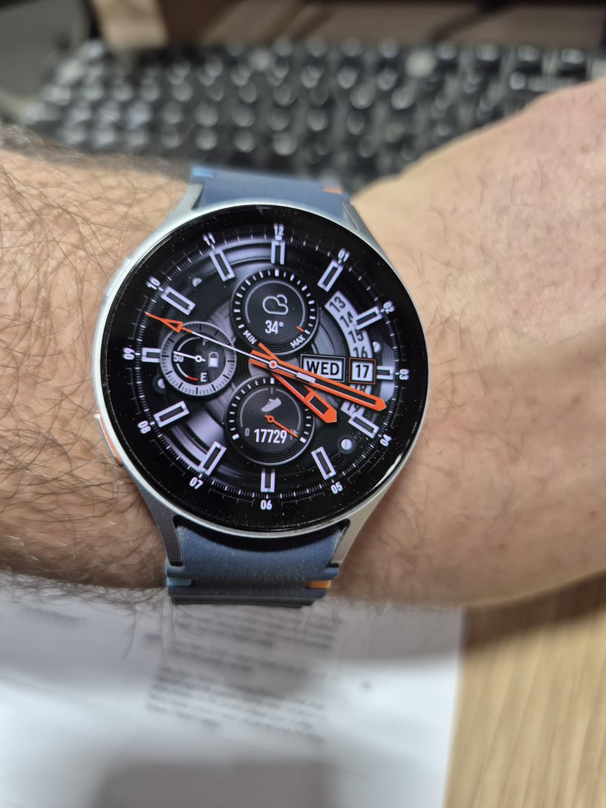 SAMSUNG Galaxy Watch 7 40mm LTE AI Smartwatch w/Energy Score, Wellness Tips, Heart Rate Tracking, Sleep Monitor, Fitness Tracker, 2024, Cream (Renewed) customer photo 1
