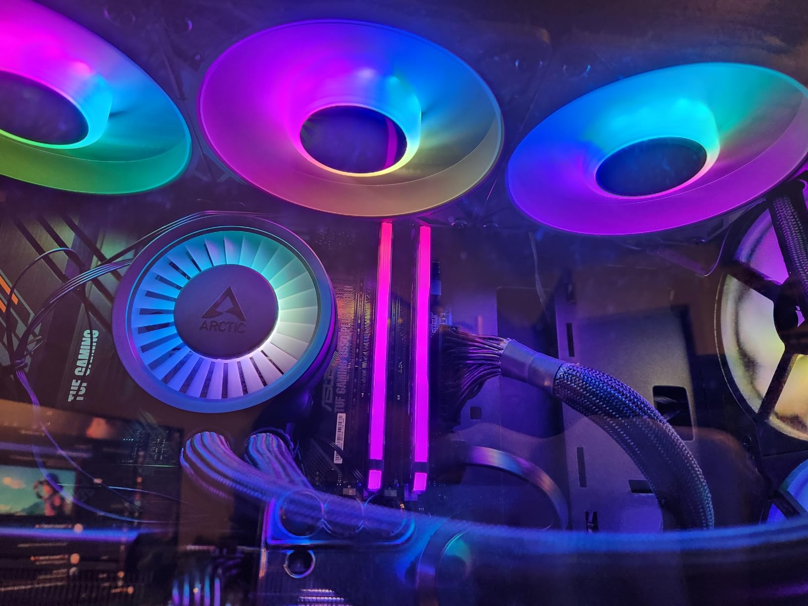 ARCTIC Liquid Freezer III Pro 360 A-RGB - AIO CPU Cooler, 3 x 120 mm Water Cooling, 38 mm Radiator, PWM Pump, VRM Fan, AMD AM5/AM4, Intel LGA1851/1700 Contact Frame - Black customer photo 2