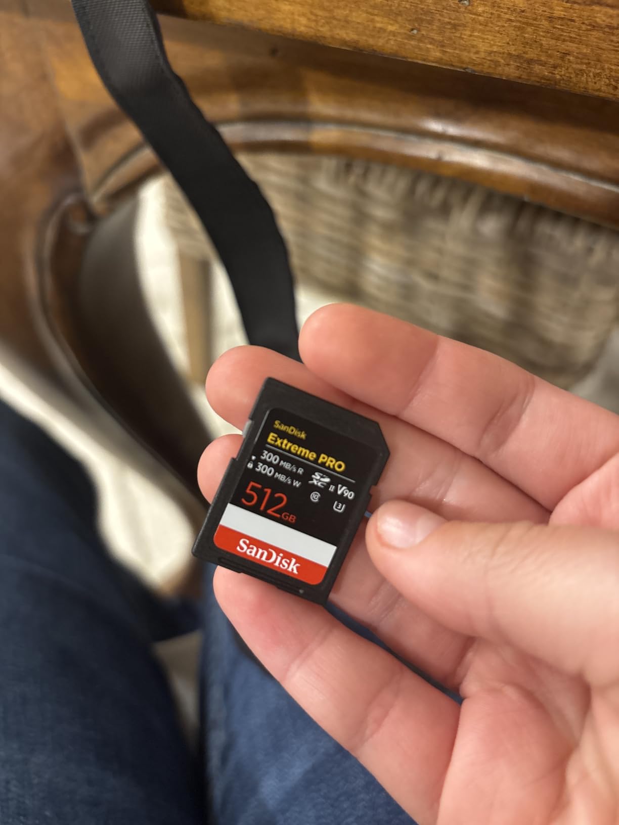 256GB Extreme PRO SDXC UHS-II Memory Card - Up to 300MB/s Read and Write speeds, V90, 8K, 4K UHD customer photo 1