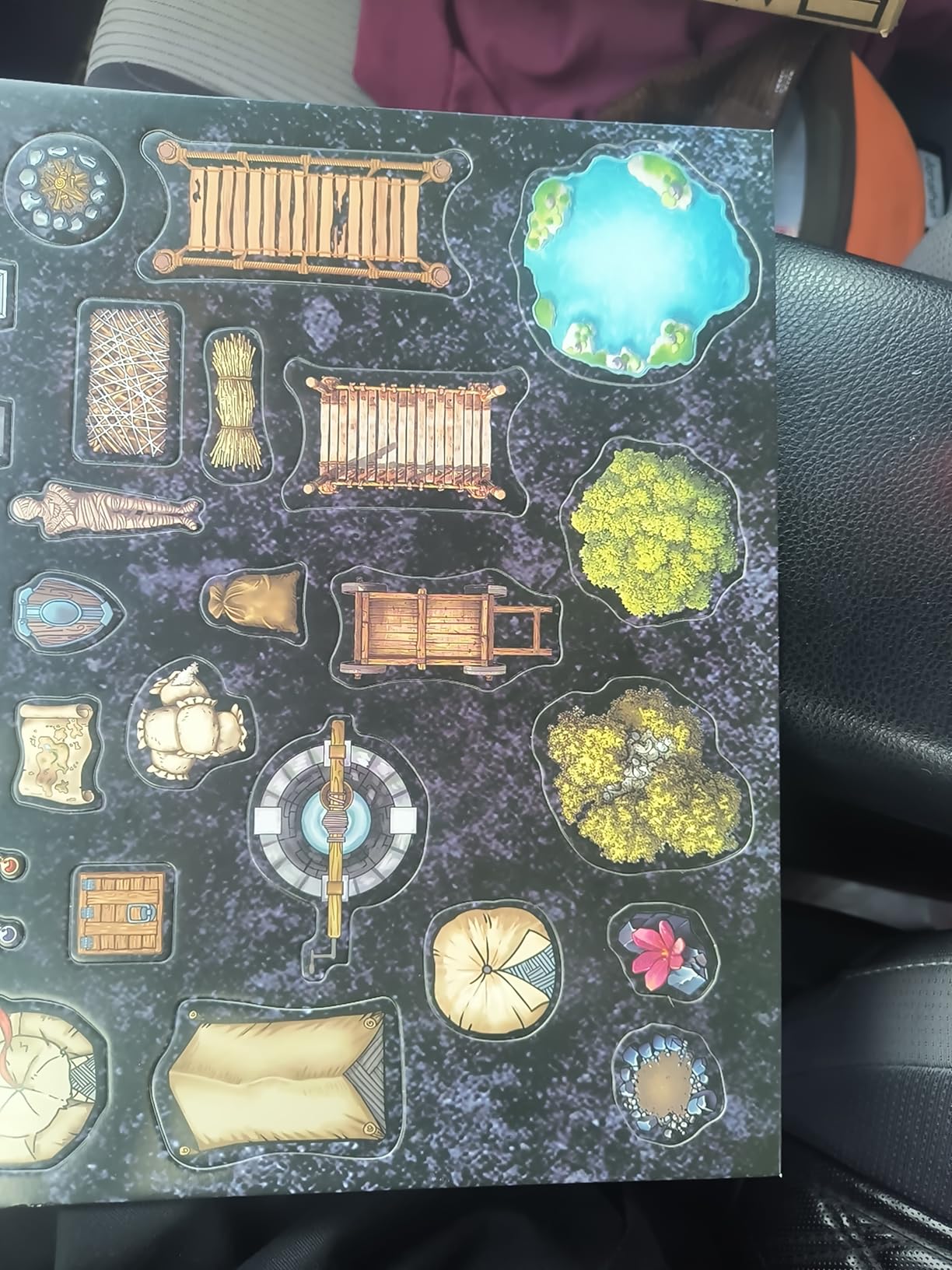 CZYY Foldable Battle Mat with DM Screen, Game Tokens, Dice Set - 2-Sided Wet & Dry Erase Terrain, Ultimate DND Starter Set, Accessories, Gift for Dungeon Master & Player customer photo 2