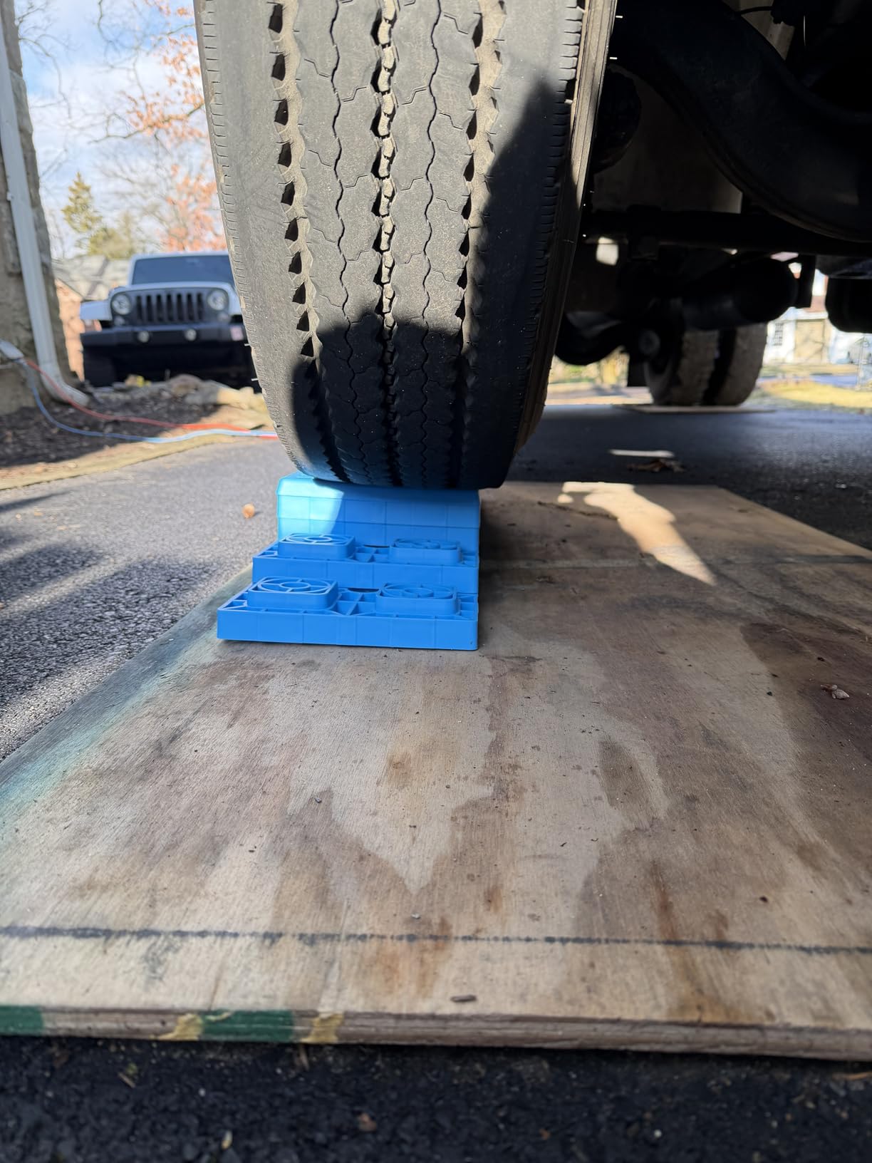 RVMATE 12 Pack RV Leveling Blocks, Heavy Duty Camper Leveling Blocks, Levelers for RVs, Great for Single and Dual Wheels customer photo 1
