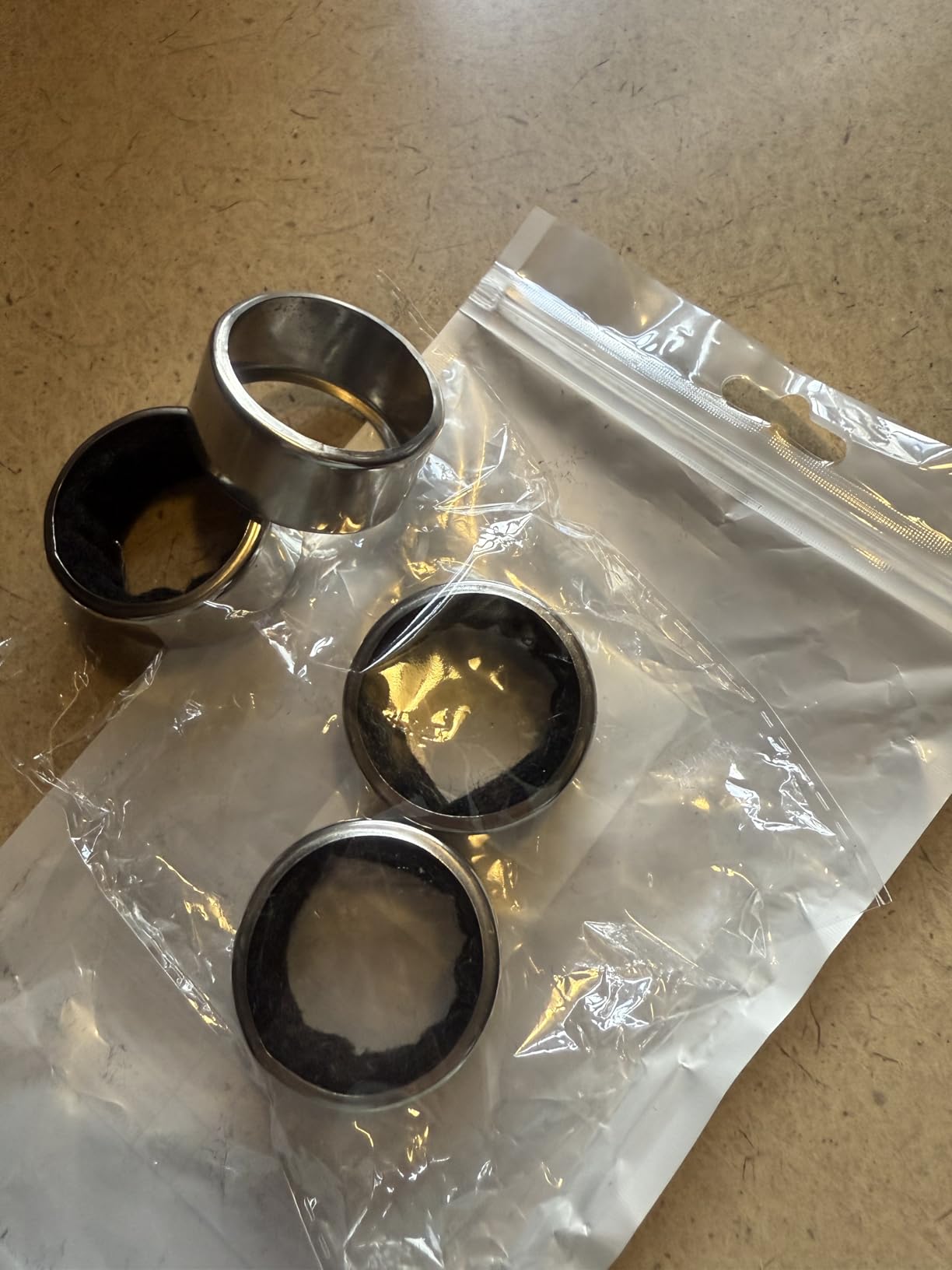 4PCS Wine Drip Ring, Wine Drip Collars Stainless Steel Wine Collar Drip Ring with Velvet Felts customer photo 1