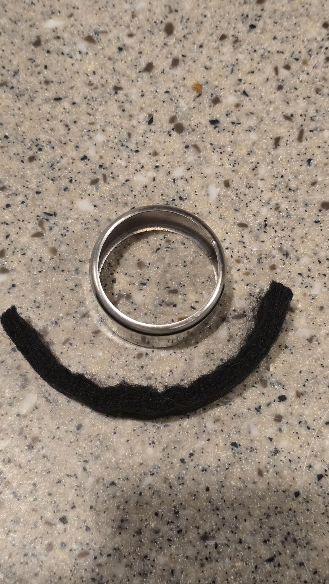 4PCS Wine Drip Ring, Wine Drip Collars Stainless Steel Wine Collar Drip Ring with Velvet Felts customer photo 2